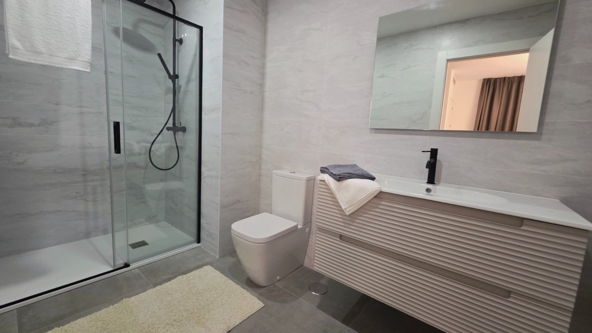 Resale - Apartments -
Torrevieja - Puerto