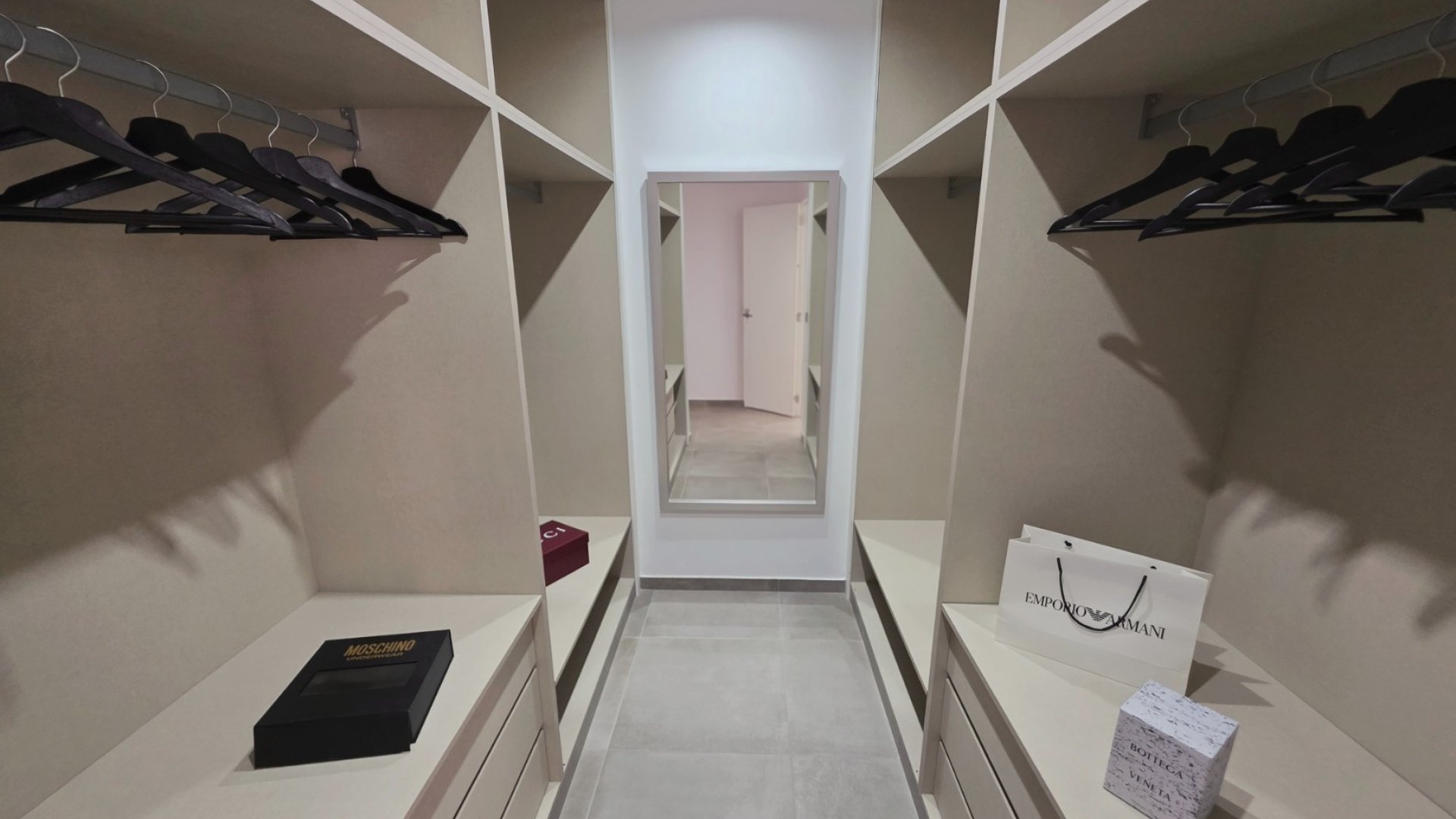 Resale - Apartments -
Torrevieja - Puerto