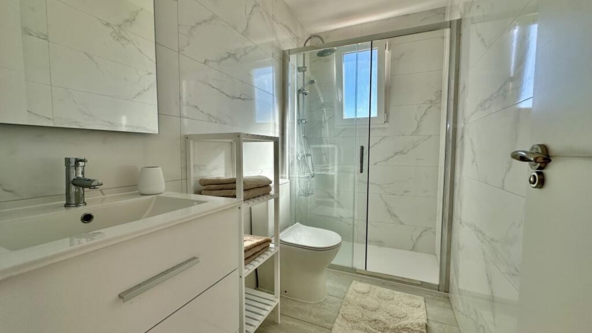 Resale - Apartments -
Torrevieja - Punta Prima