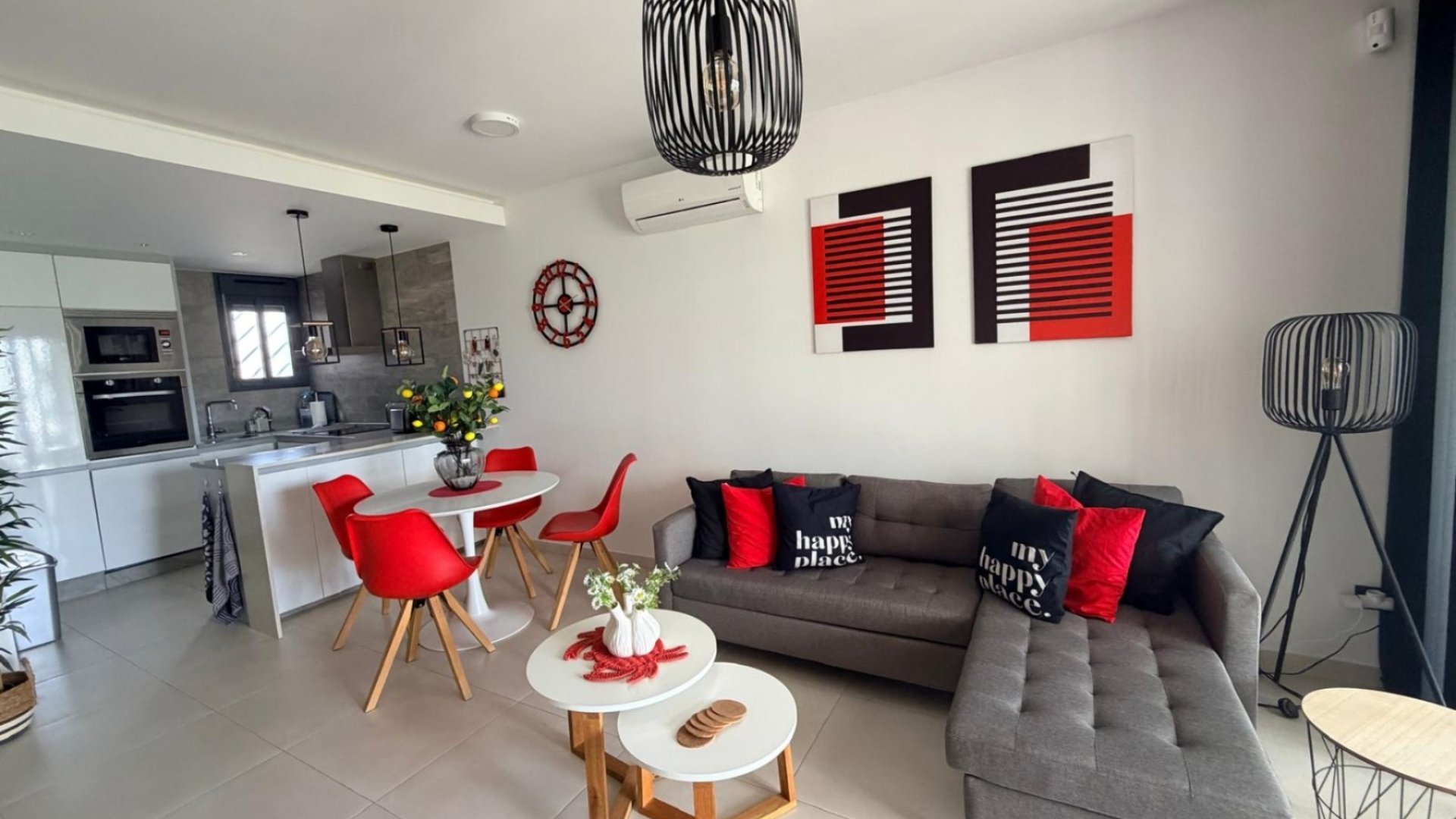 Resale - Apartments -
Torrevieja - Punta Prima