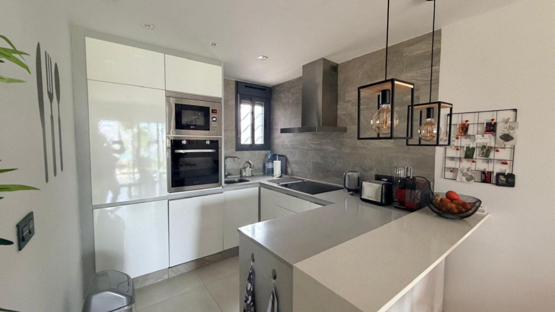 Resale - Apartments -
Torrevieja - Punta Prima