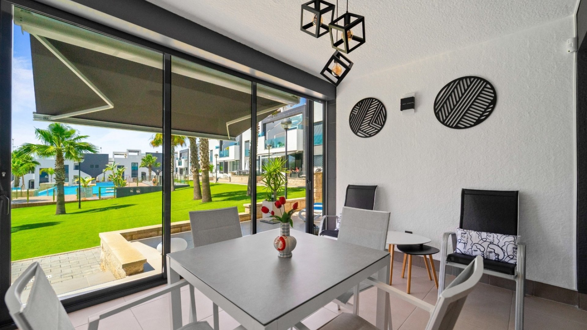 Resale - Apartments -
Torrevieja - Punta Prima