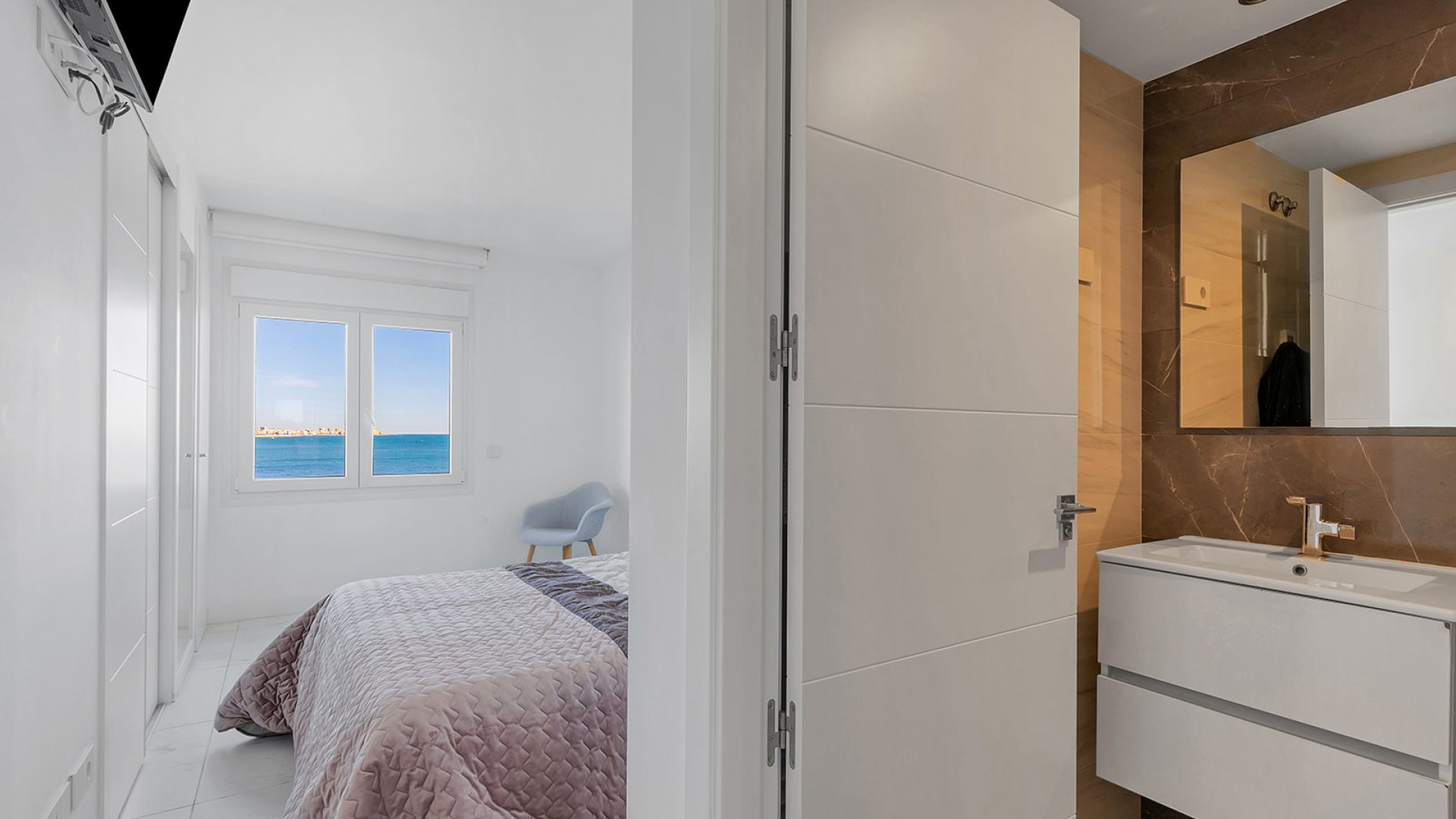 Resale - Apartments -
Torrevieja - Punta Prima