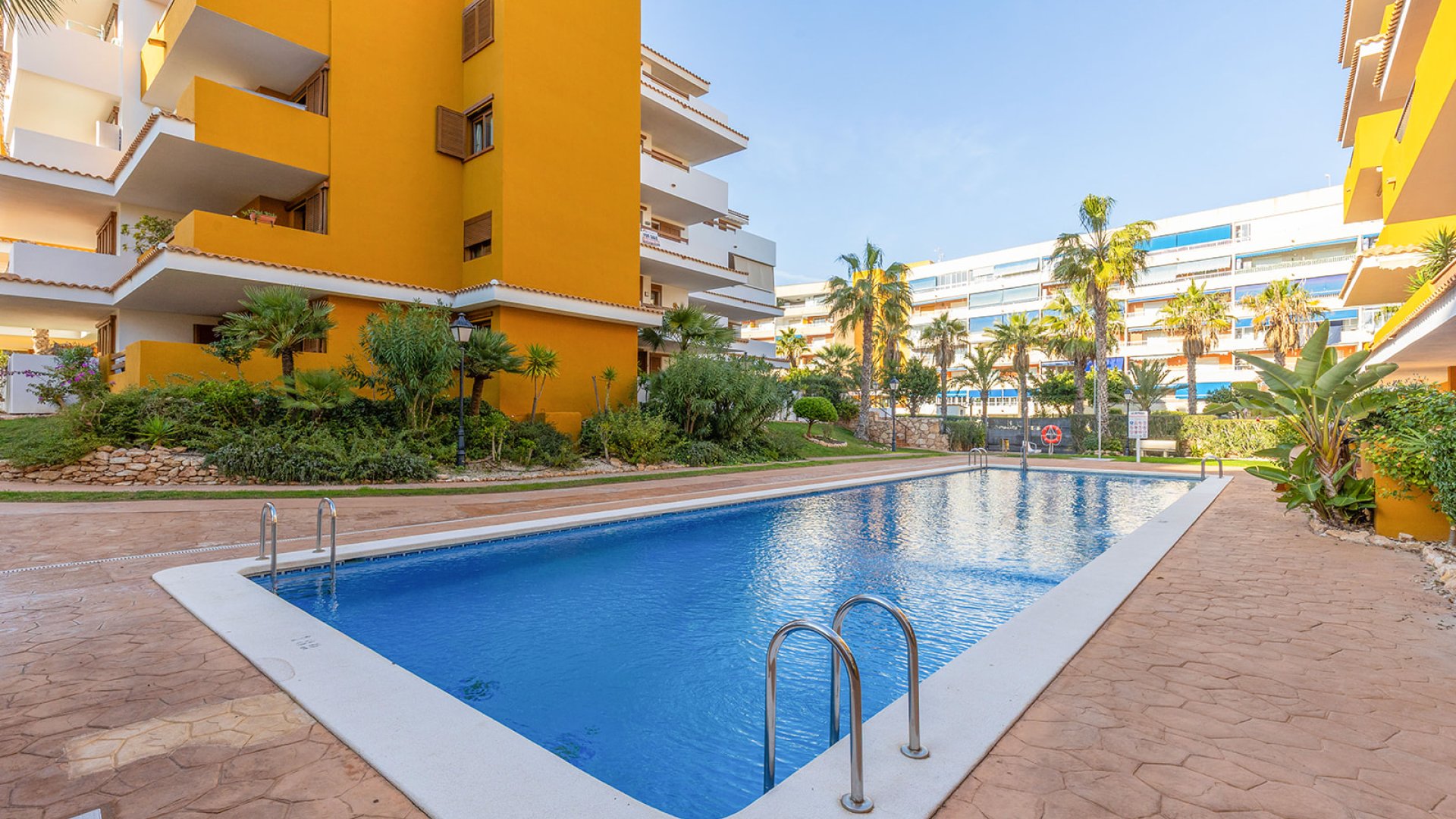 Resale - Apartments -
Torrevieja - Punta Prima