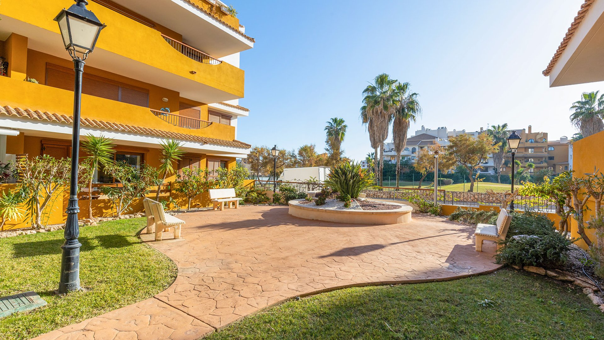 Resale - Apartments -
Torrevieja - Punta Prima