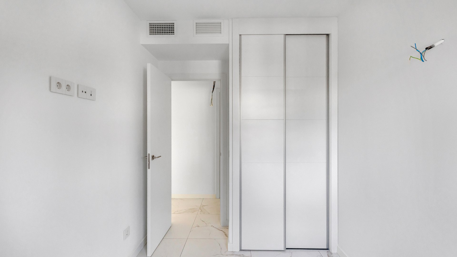 Resale - Apartments -
Torrevieja - Punta Prima