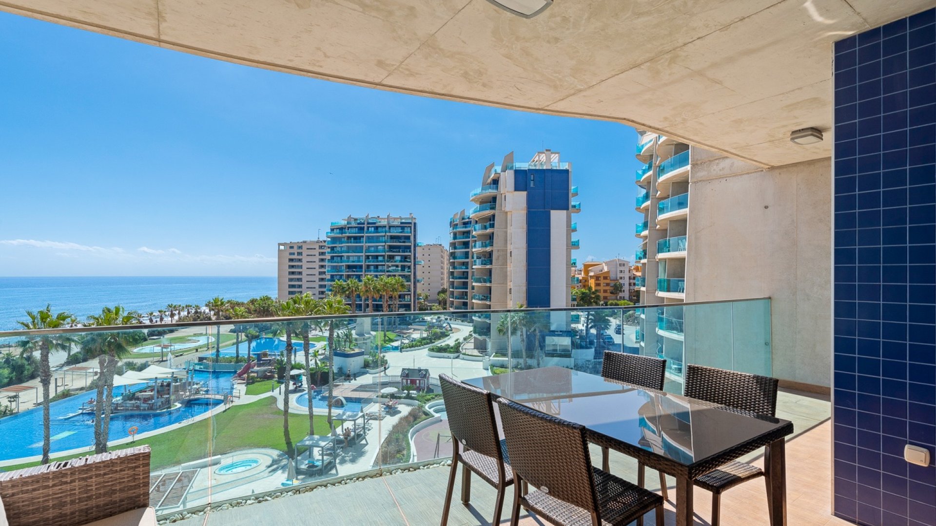 Resale - Apartments -
Torrevieja - Punta Prima