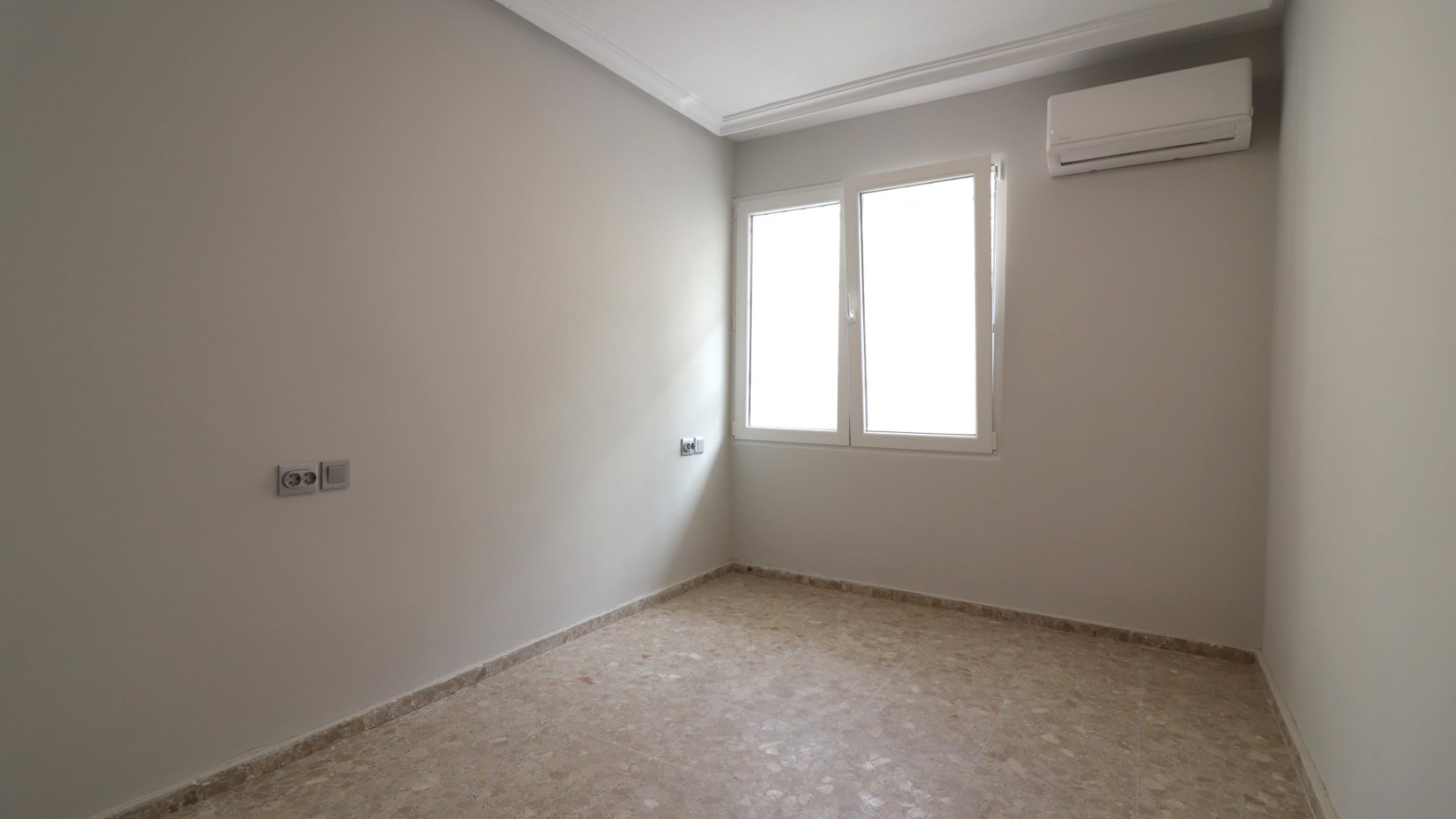 Resale - Apartments -
Torrevieja - Torre la mata