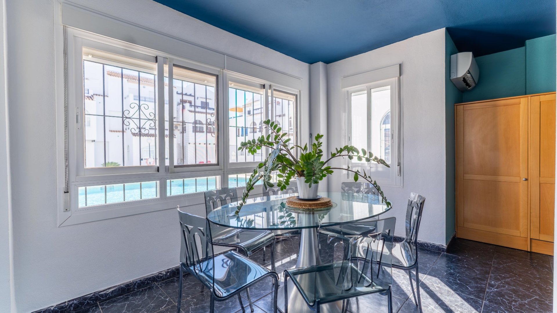 Resale - Apartments -
Torrevieja