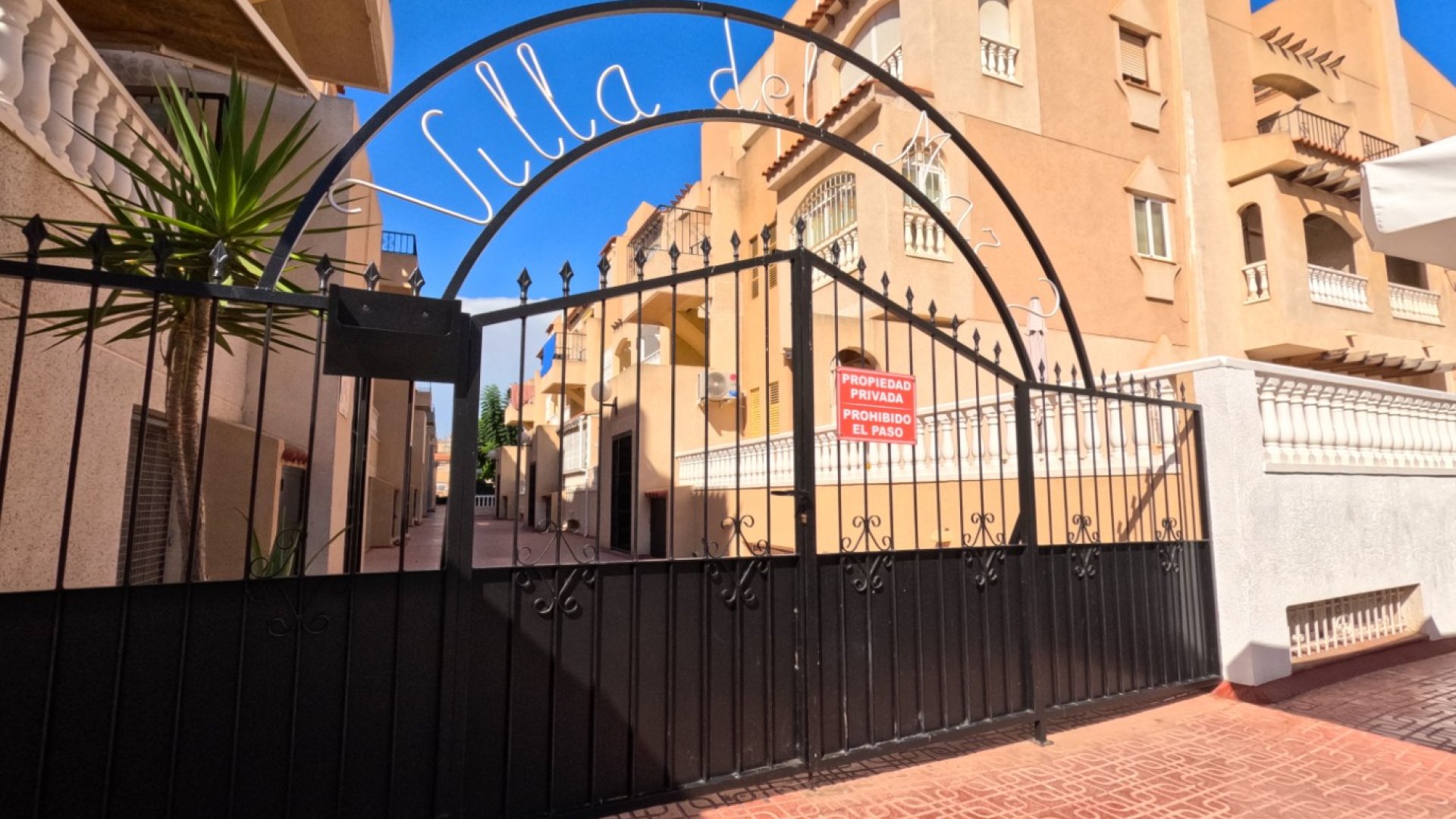 Resale - Apartments -
Torrevieja