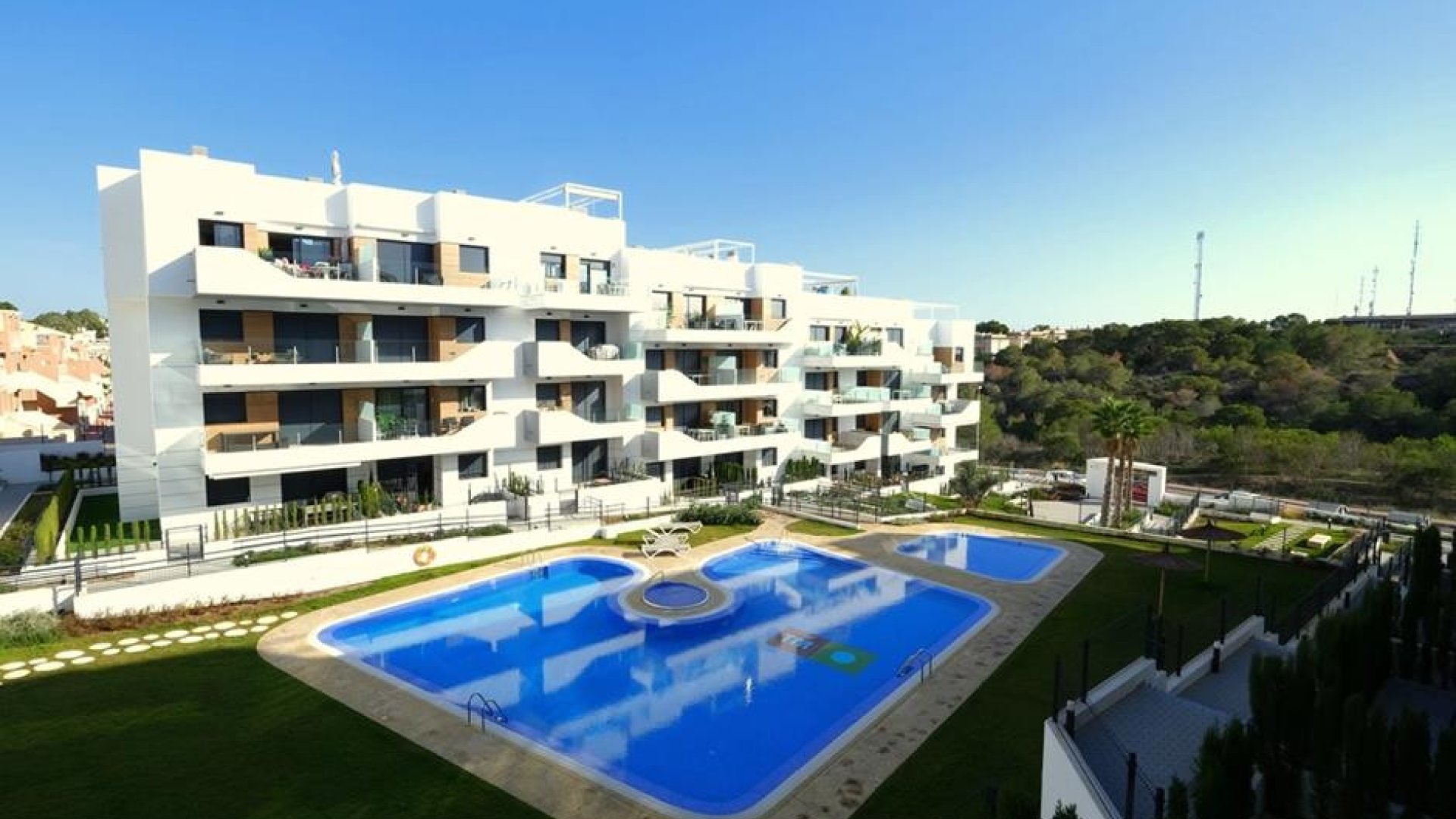 Resale - Apartments -
Villamartín - Las Filipinas