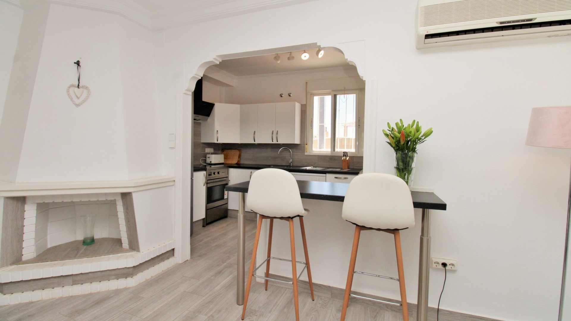 Resale - Apartments -
Villamartín - Las Violetas