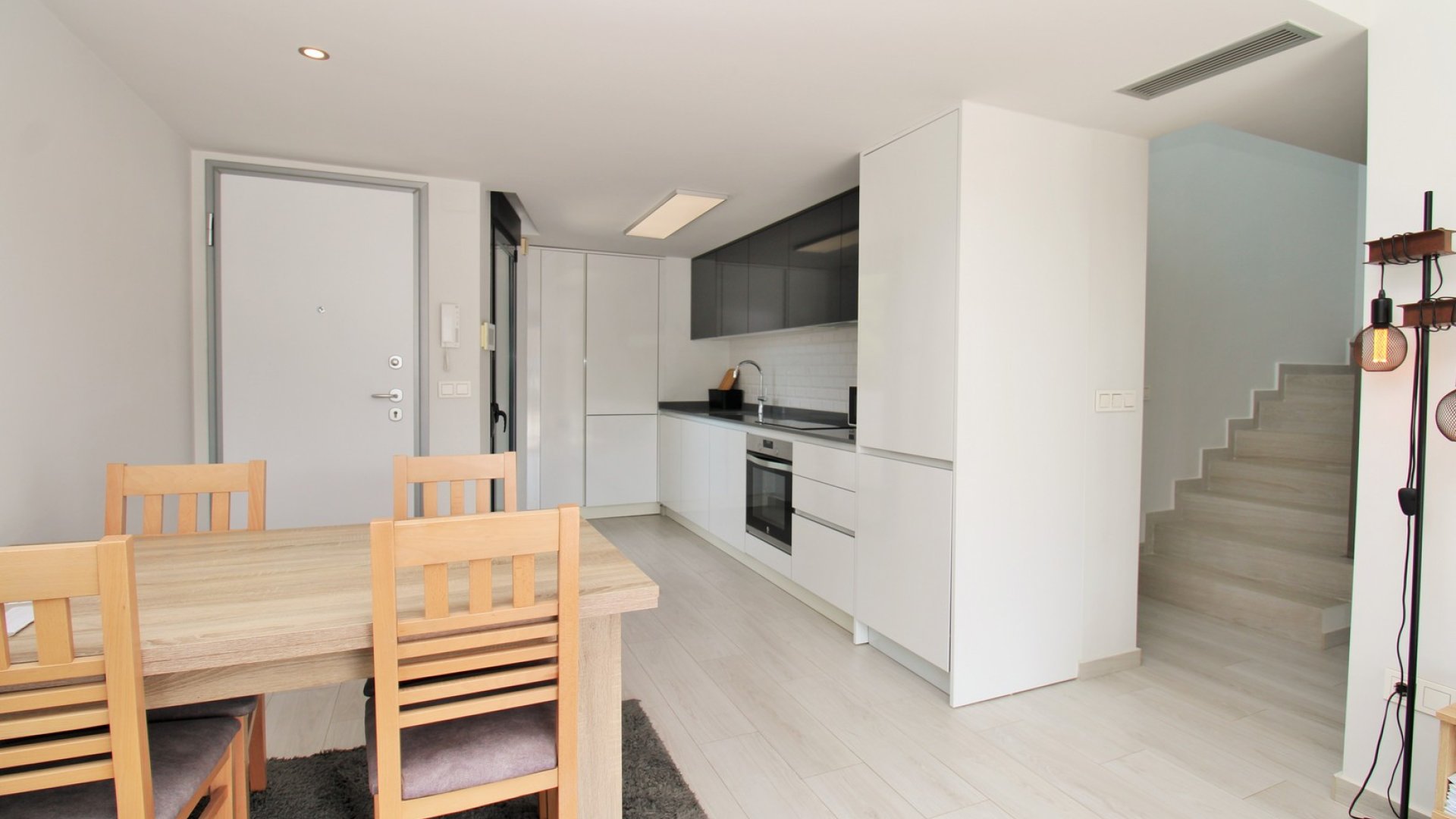 Resale - Apartments -
Villamartín - PAU 8