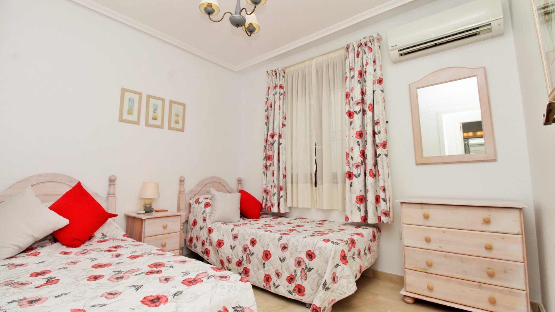 Resale - Apartments -
Villamartín - PAU 8