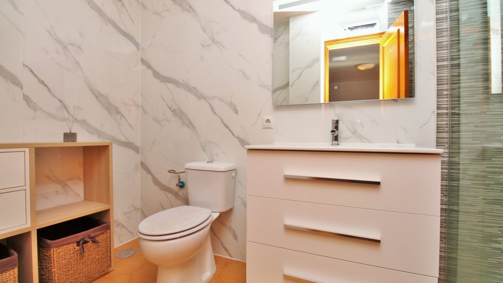 Resale - Apartments -
Villamartín