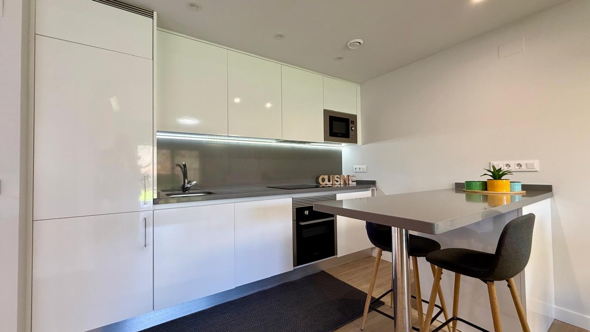 Resale - Apartments -
Villamartín