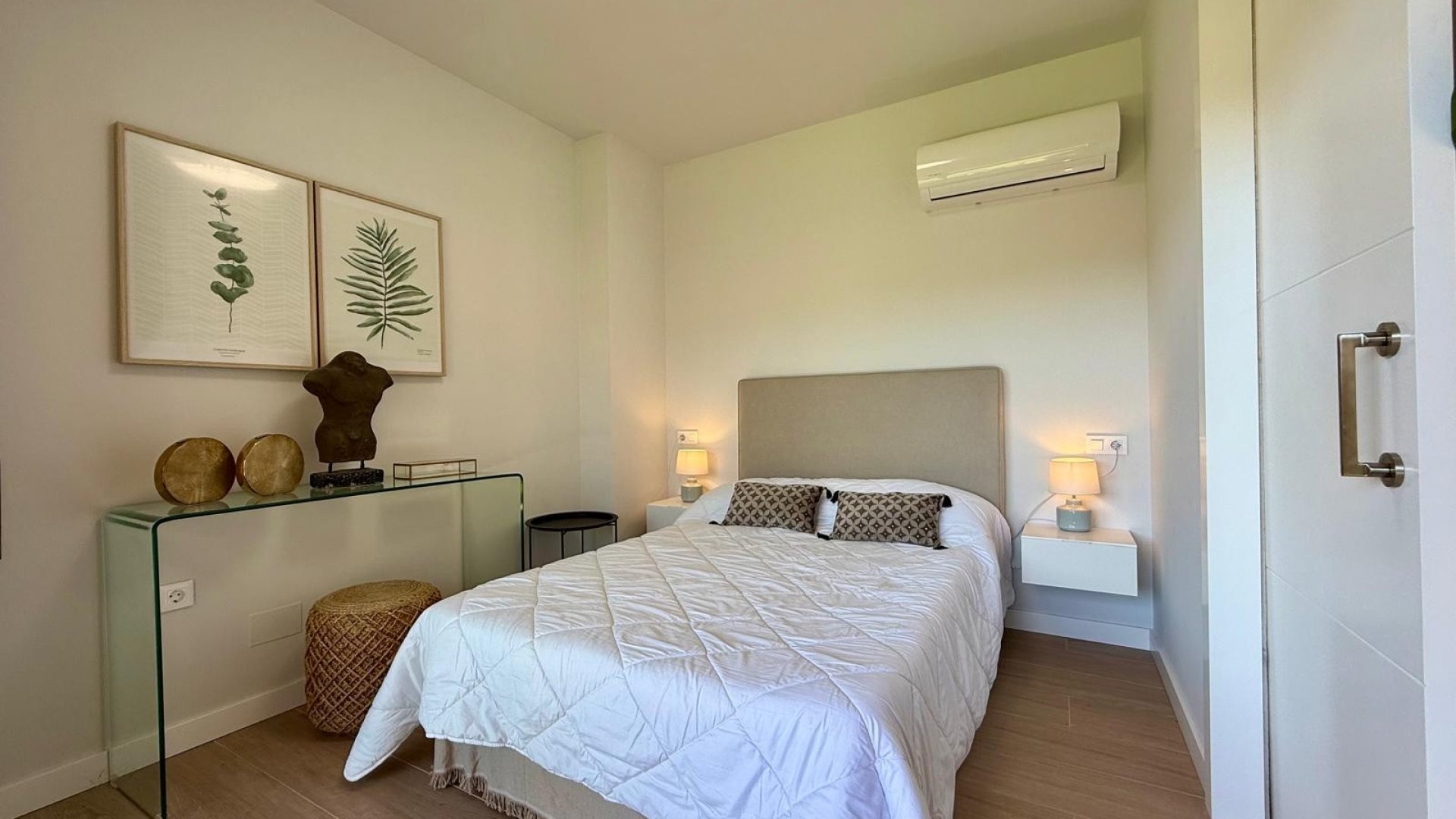 Resale - Apartments -
Villamartín