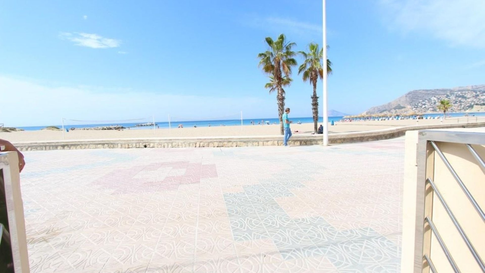 Resale - Commercial -
Calpe - Playa De Arenal