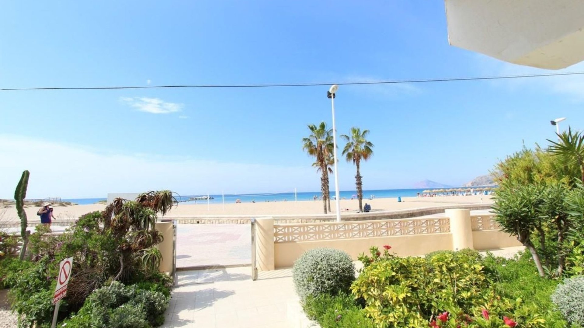 Resale - Commercial -
Calpe - Playa De Arenal