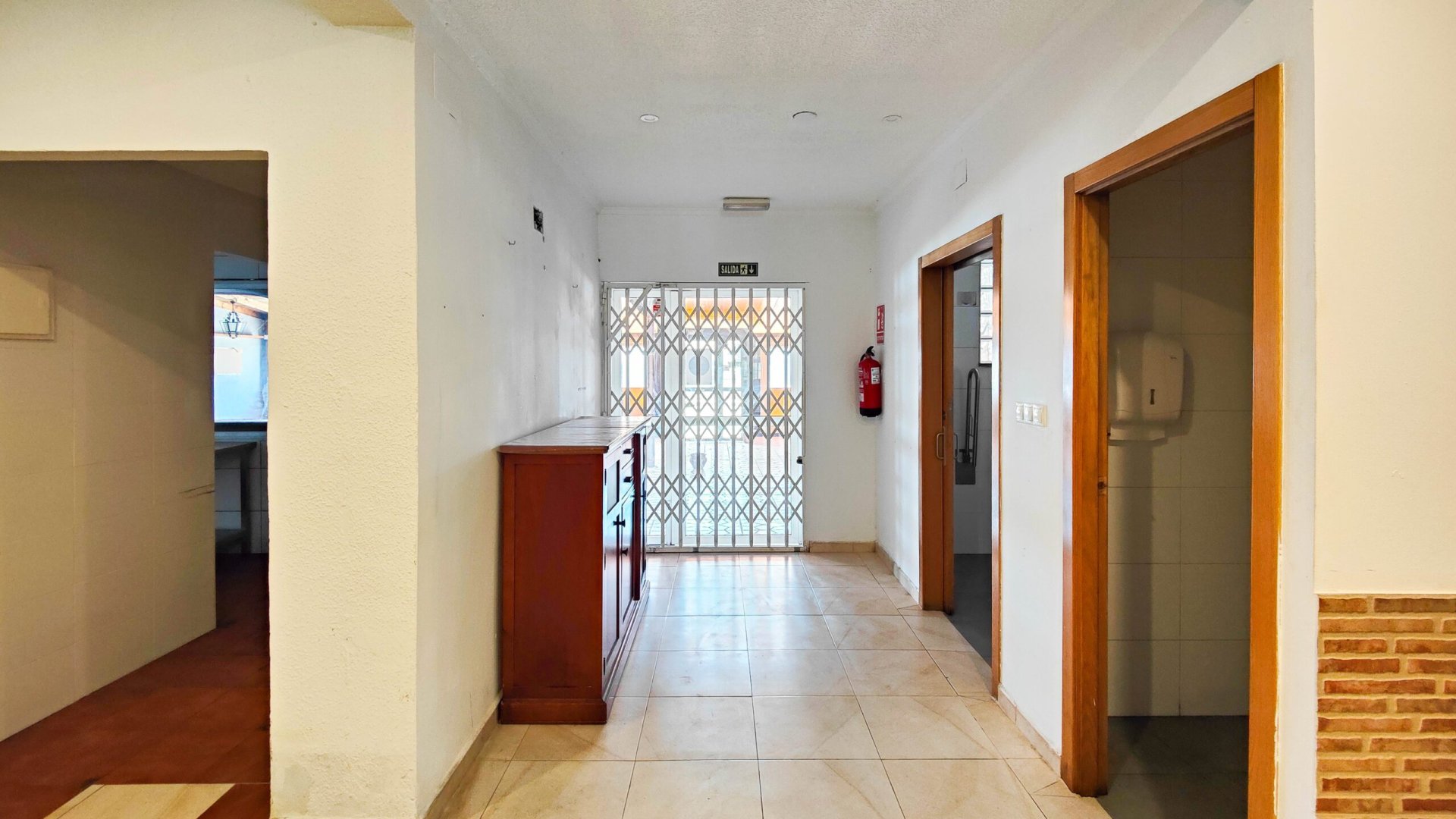 Resale - Commercial -
Torrevieja - La Siesta