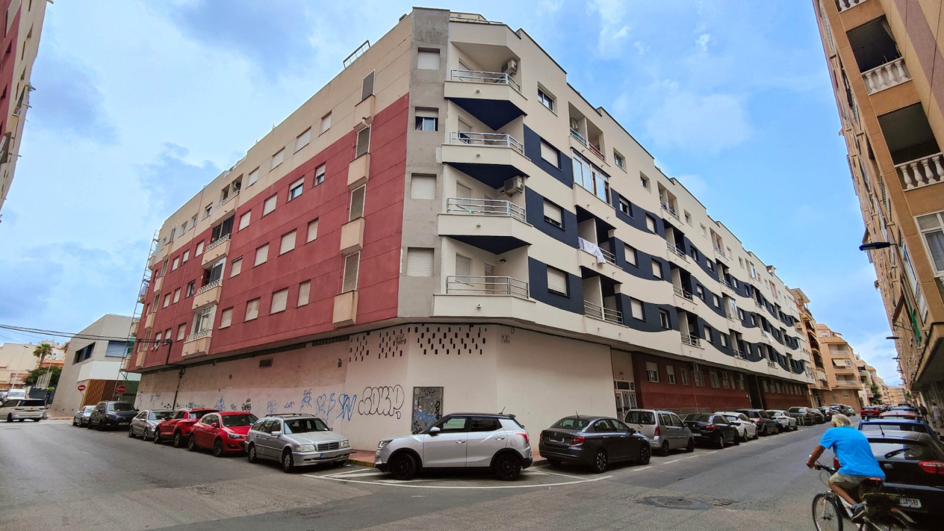 Resale - Commercial -
Torrevieja - Playa Los Naufragos