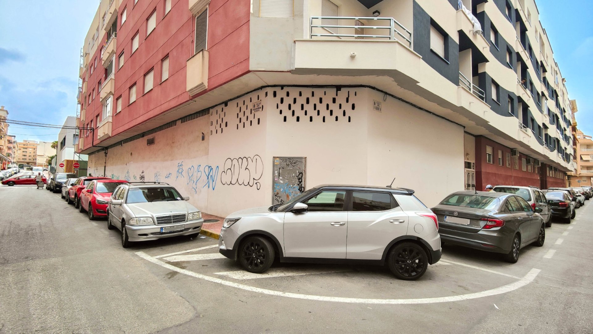 Resale - Commercial -
Torrevieja - Playa Los Naufragos