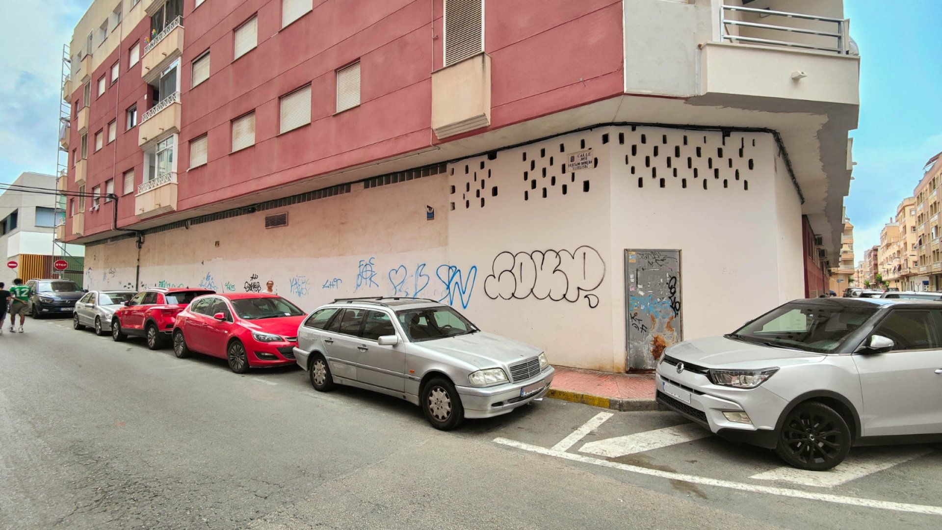 Resale - Commercial -
Torrevieja - Playa Los Naufragos