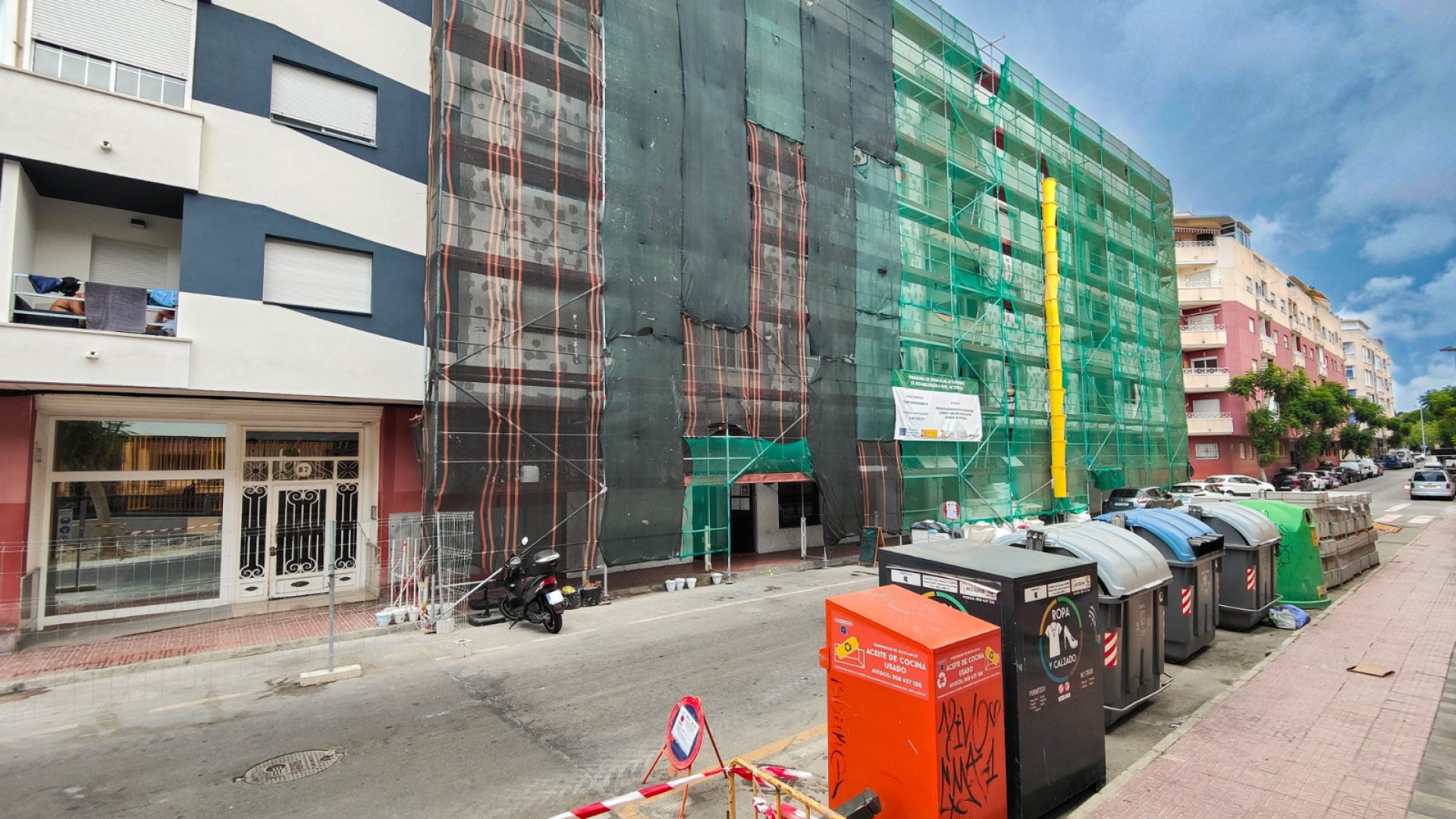 Resale - Commercial -
Torrevieja - Playa Los Naufragos