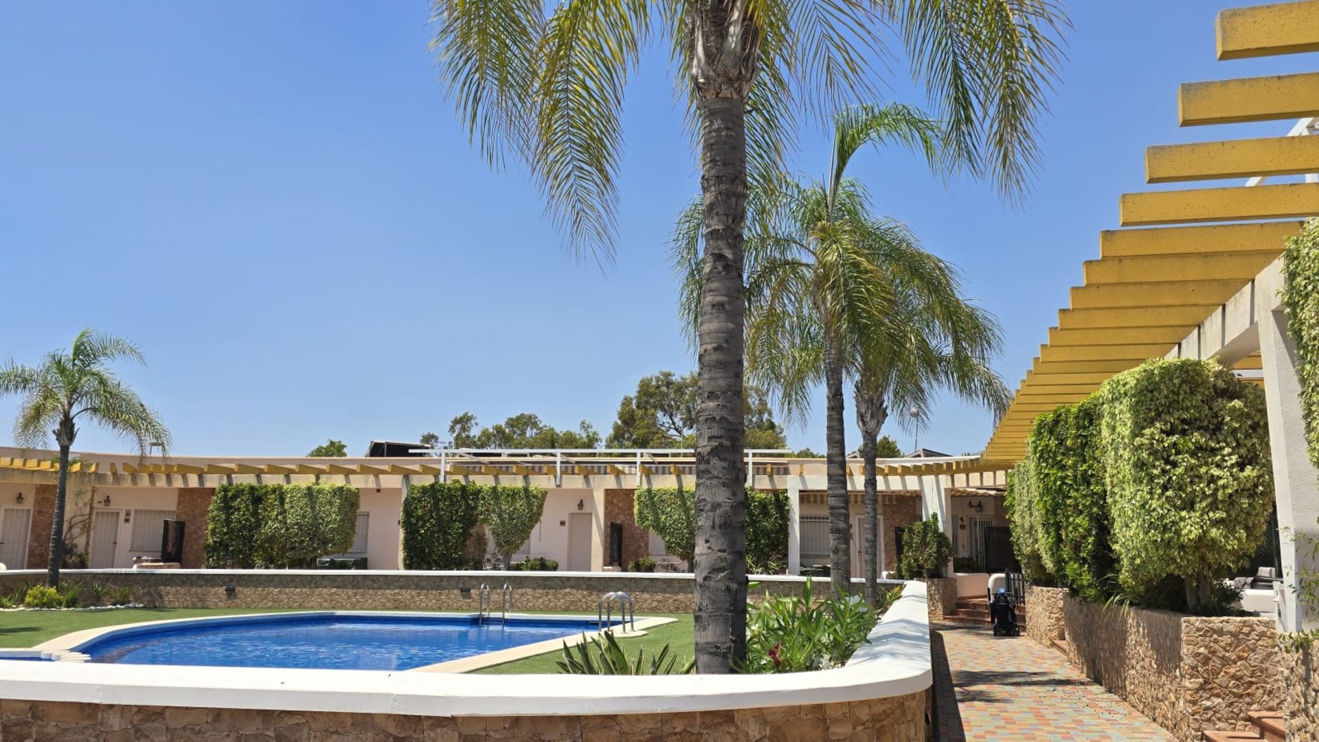 Resale - Terraced house / Townhouse -
Orihuela Costa - Mil Palmeras