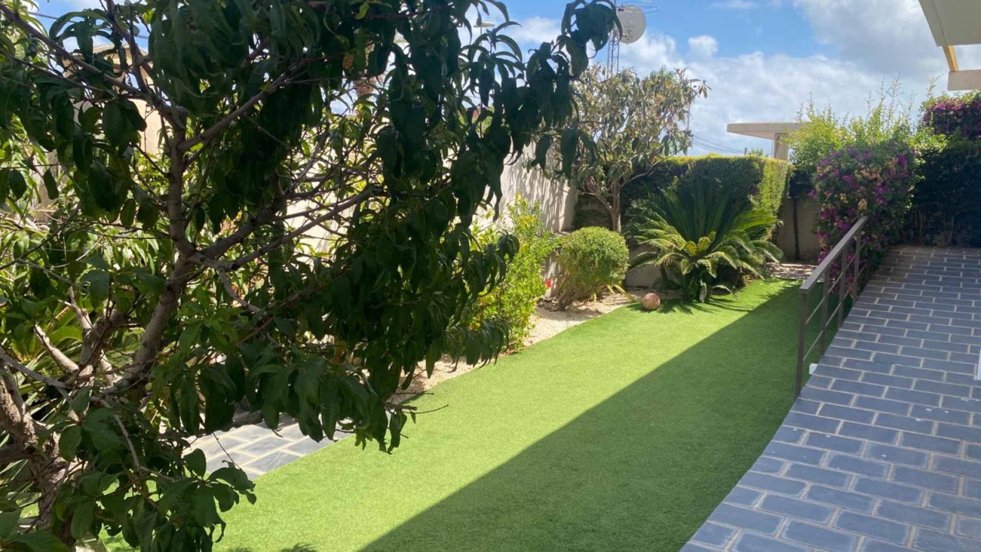 Resale - Terraced house / Townhouse -
Orihuela Costa - Mil Palmeras