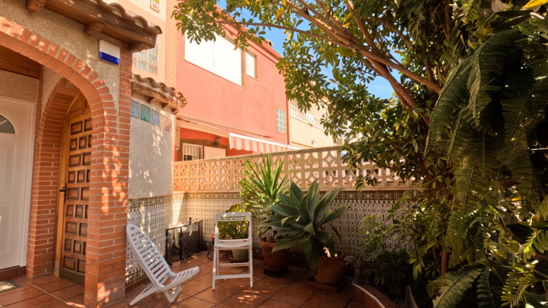 Resale - Terraced house / Townhouse -
Torrevieja - El Acequión - Los Náufragos
