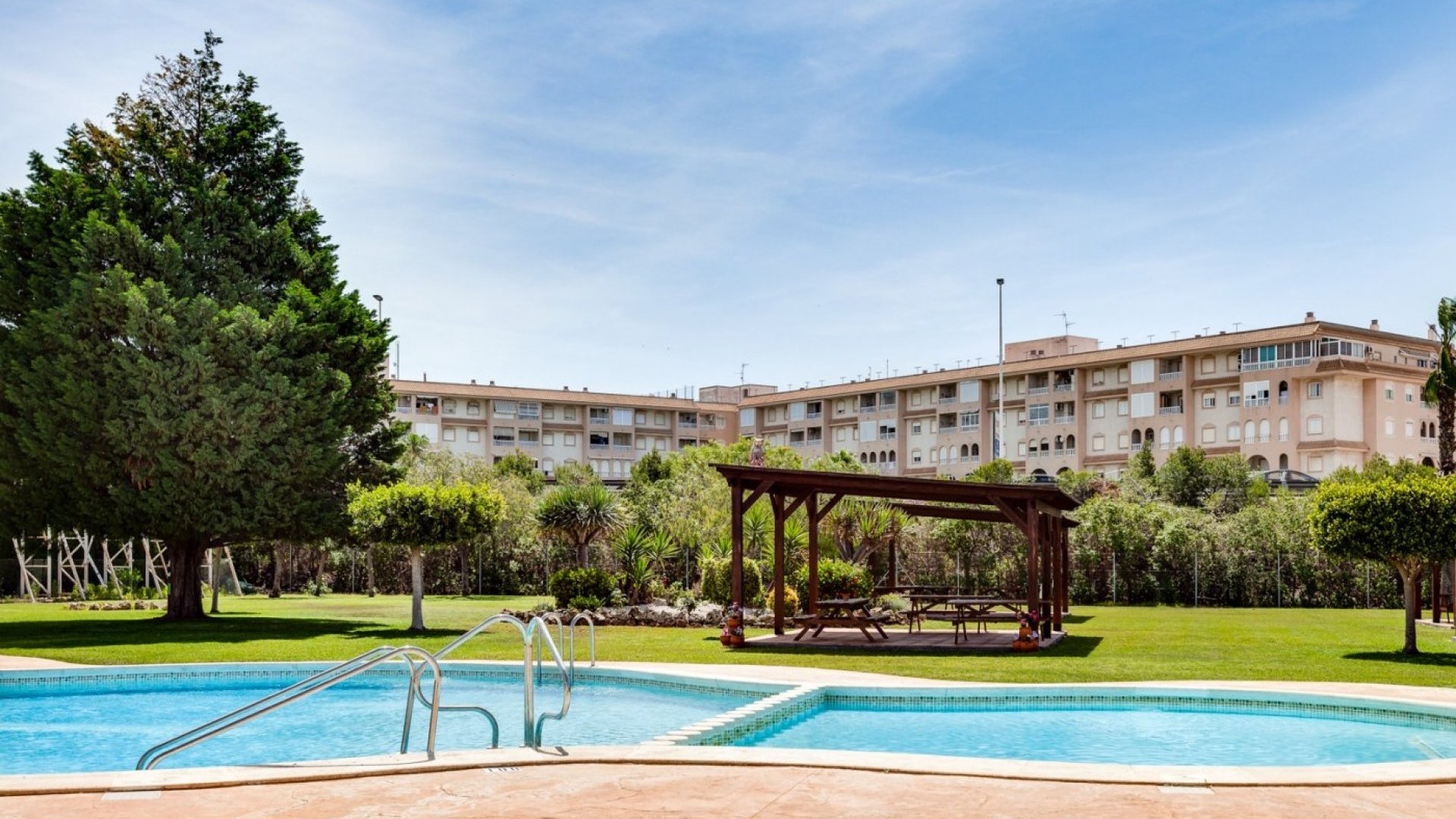 Resale - Top floor bungalow -
Torrevieja - La Siesta