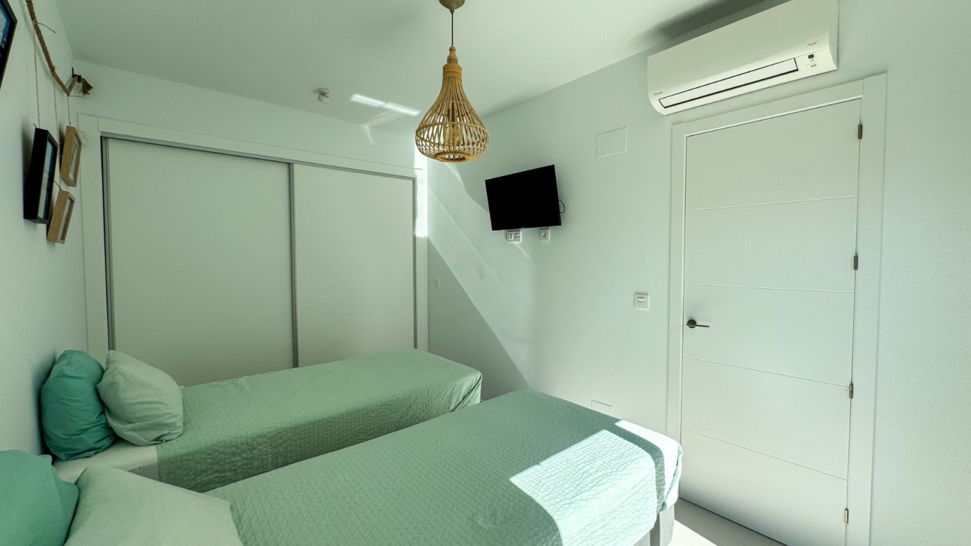 Resale - Townhouse -
Algorfa