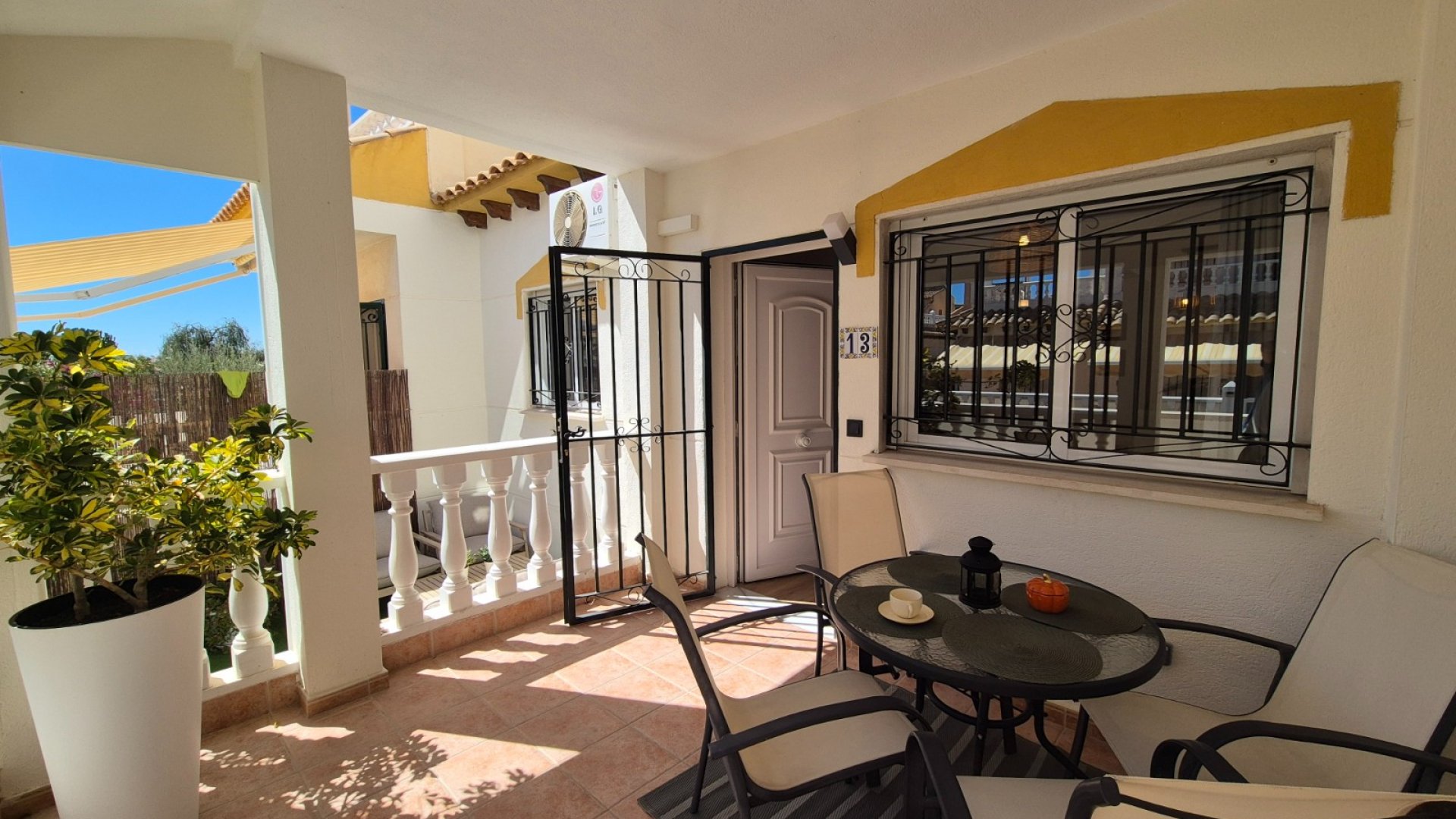 Resale - Townhouse -
Alicante - La Florida