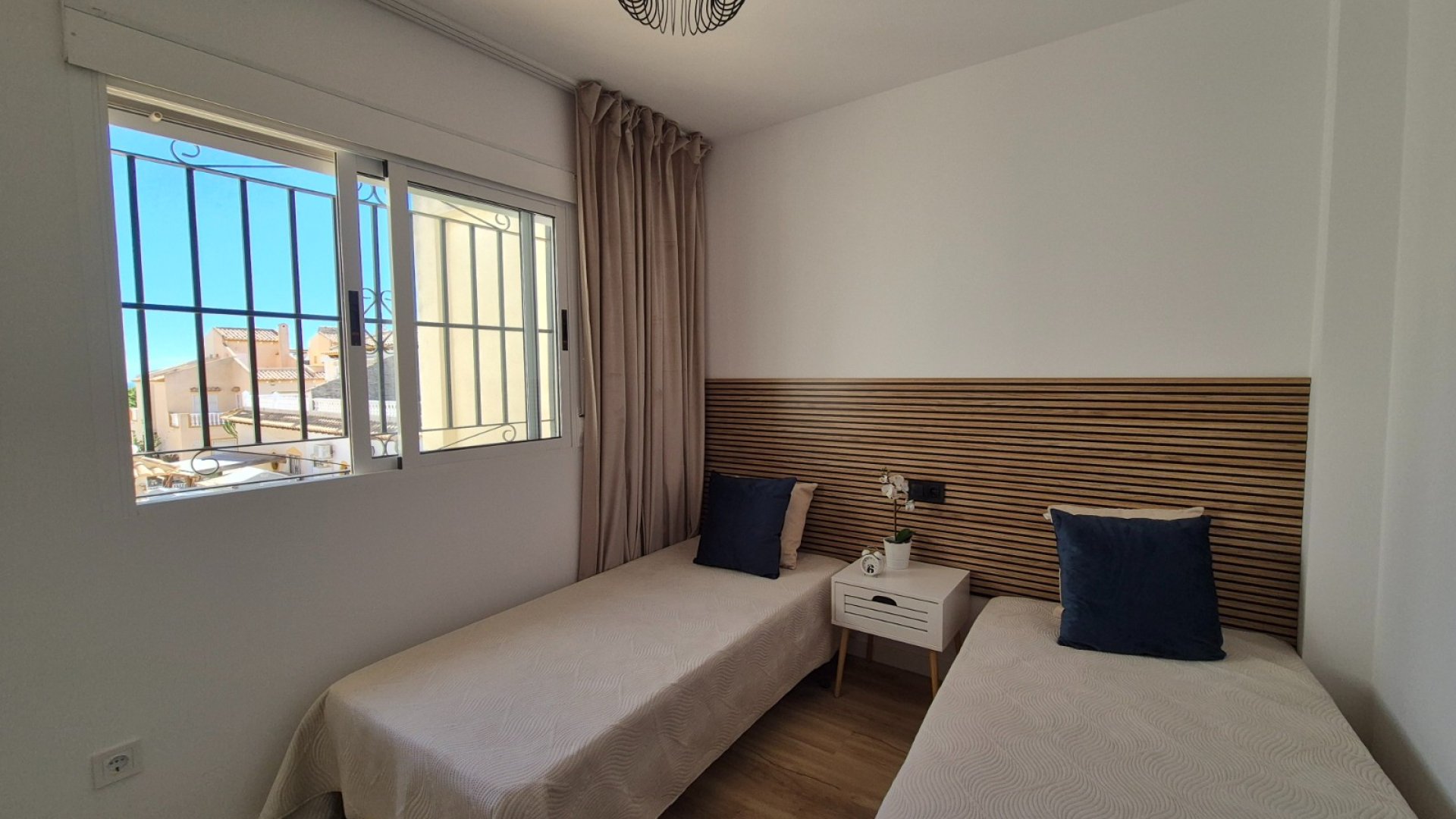 Resale - Townhouse -
Alicante - La Florida