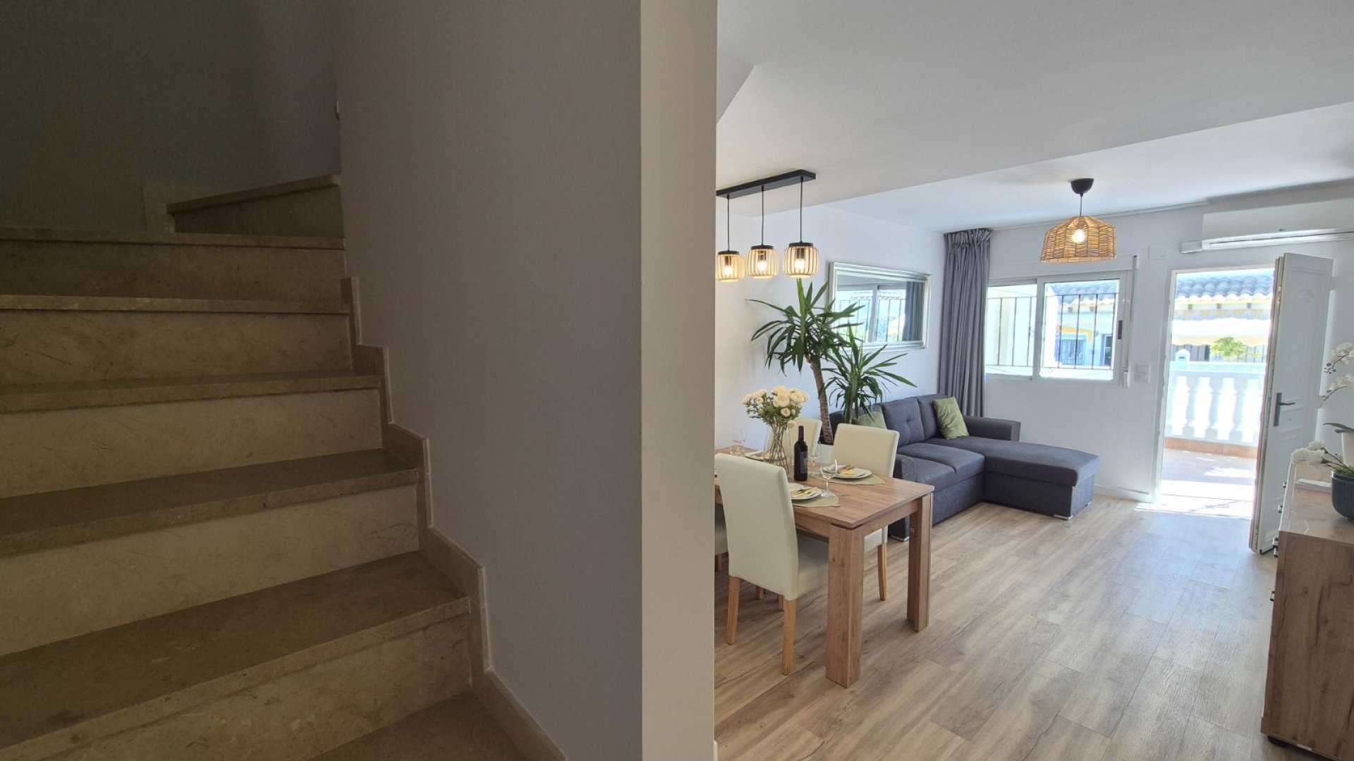 Resale - Townhouse -
Alicante - La Florida