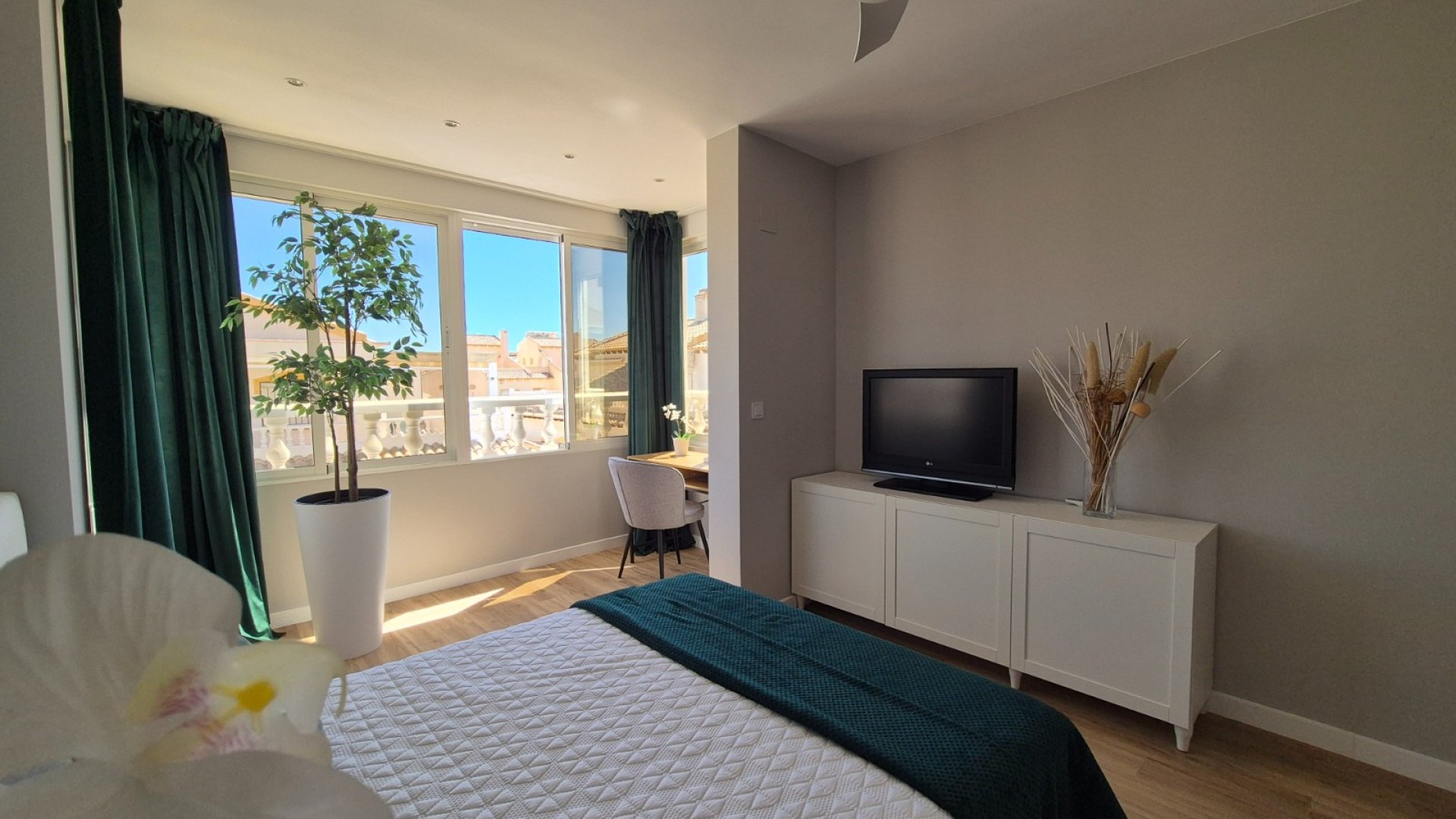 Resale - Townhouse -
Alicante - La Florida