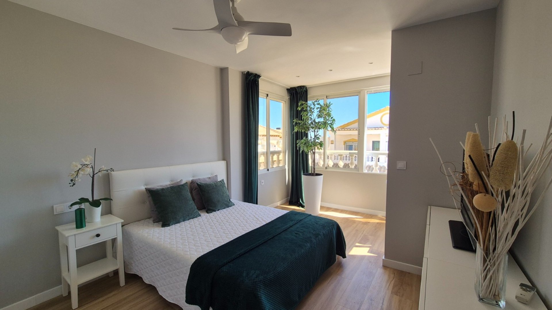 Resale - Townhouse -
Alicante - La Florida