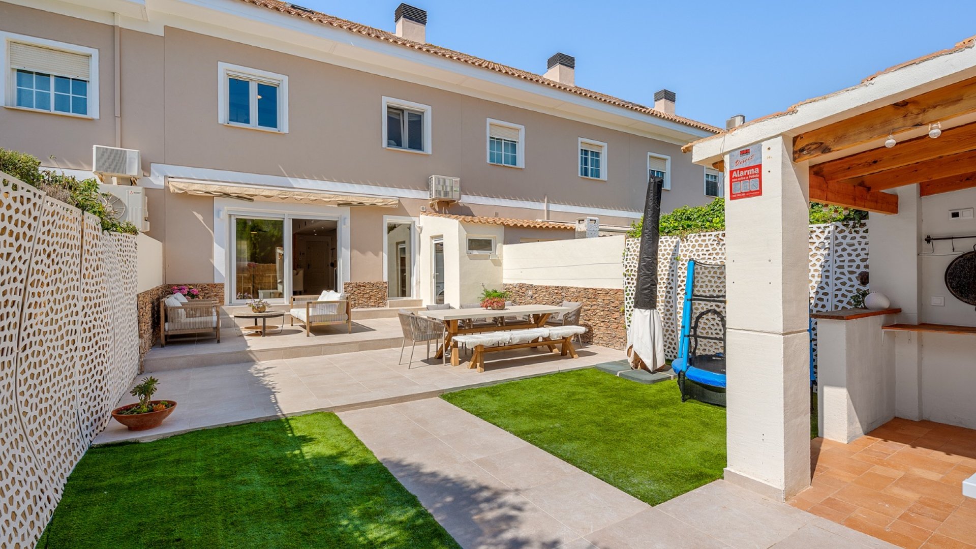 Resale - Townhouse -
Alicante - Playa San Juan