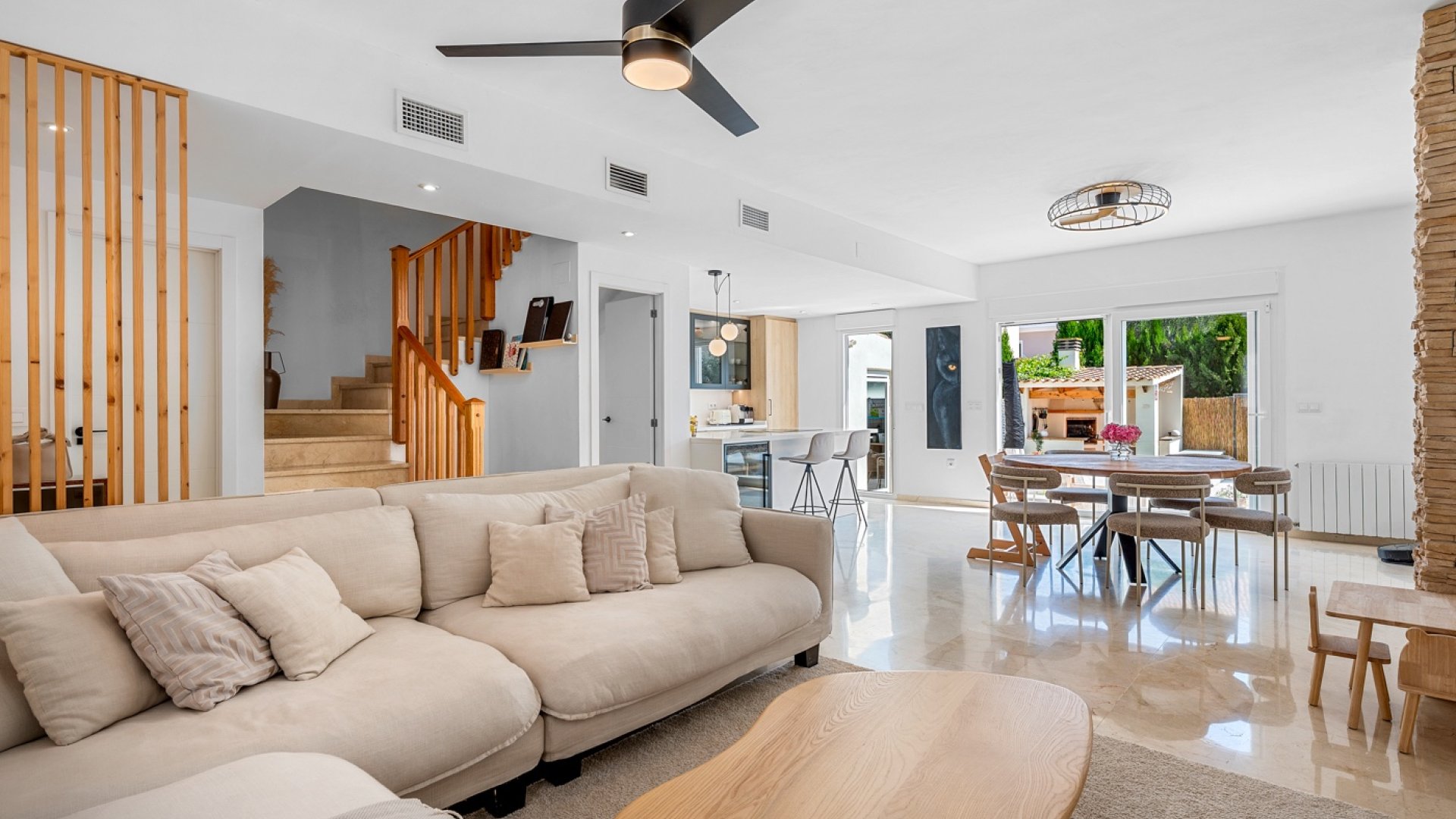 Resale - Townhouse -
Alicante - Playa San Juan
