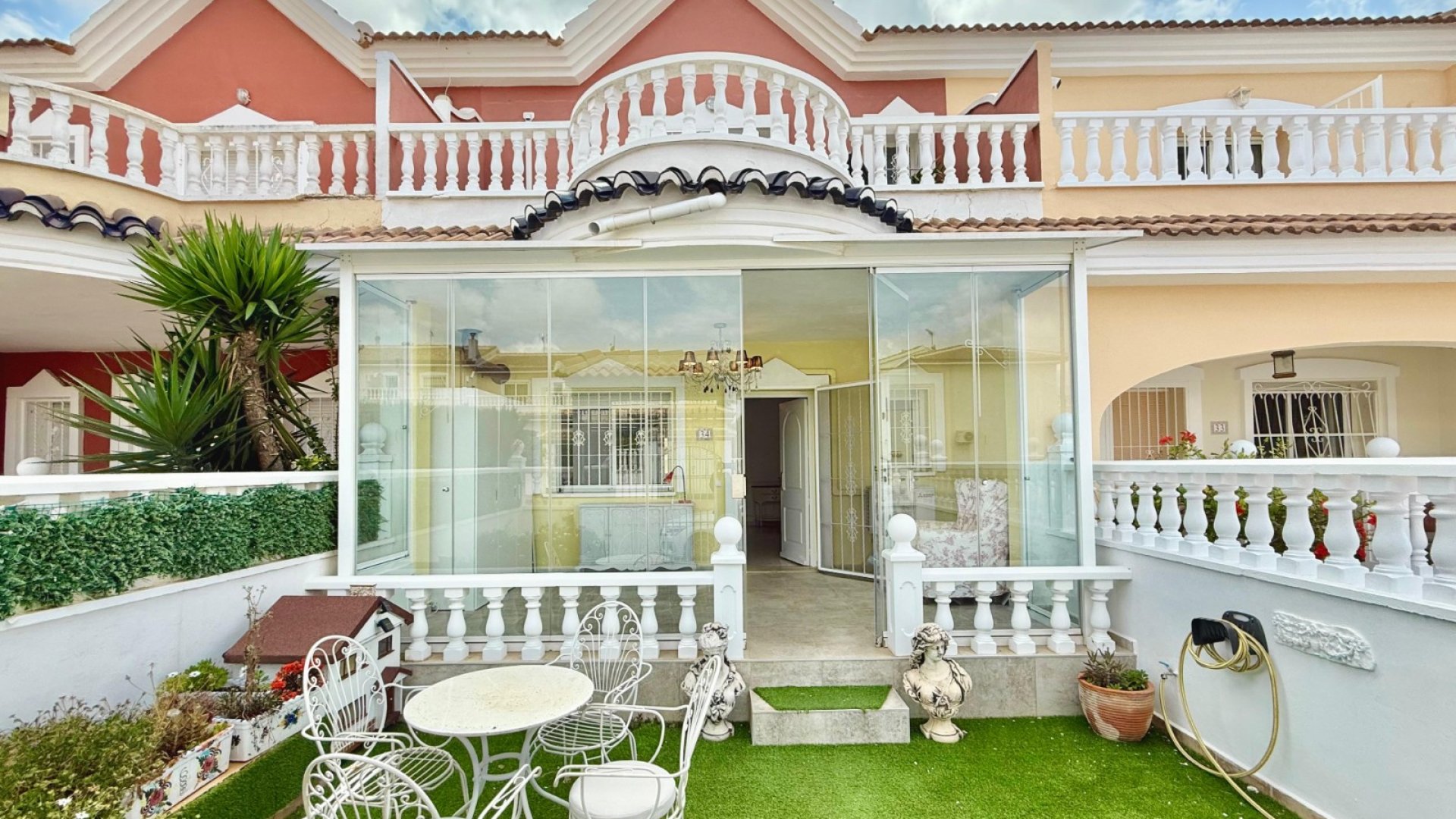 Resale - Townhouse -
Benijofar