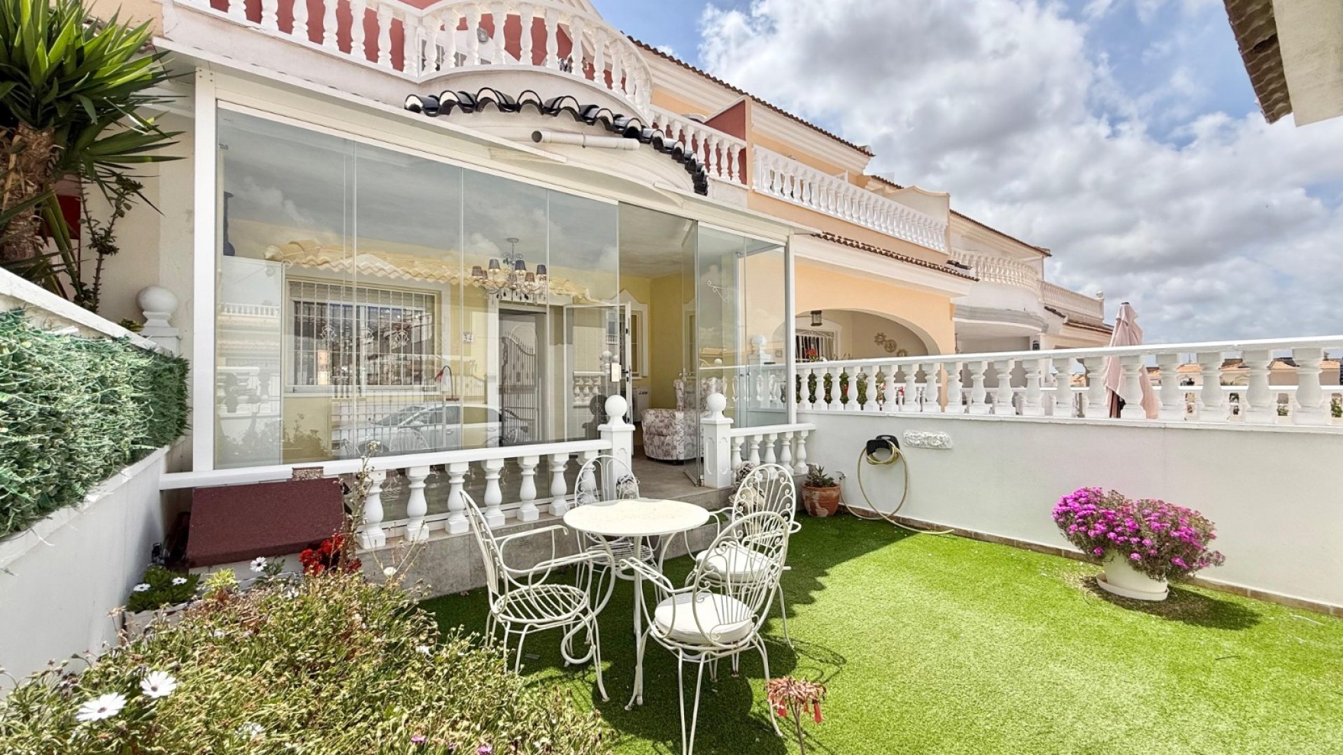 Resale - Townhouse -
Benijofar