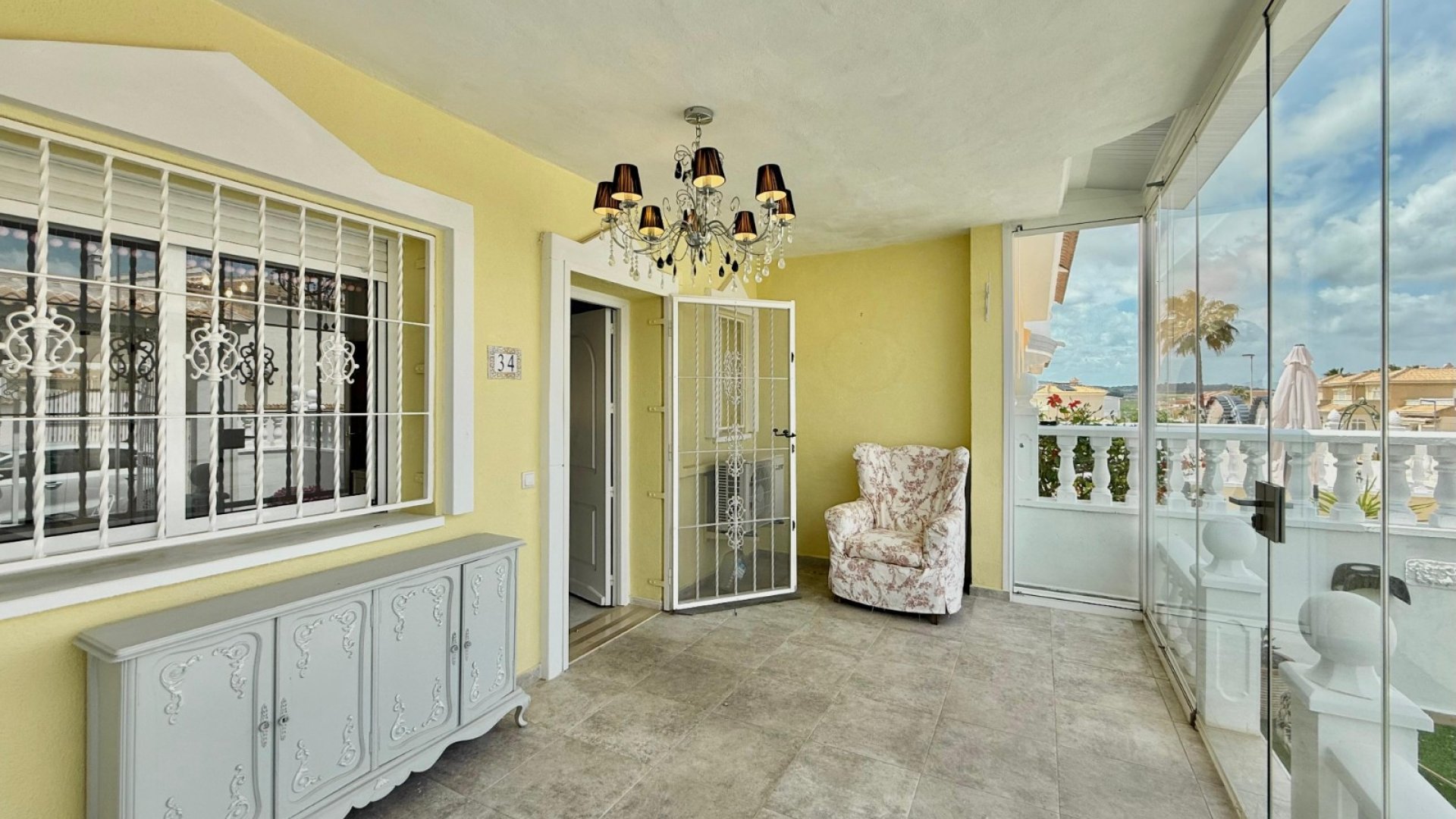 Resale - Townhouse -
Benijofar