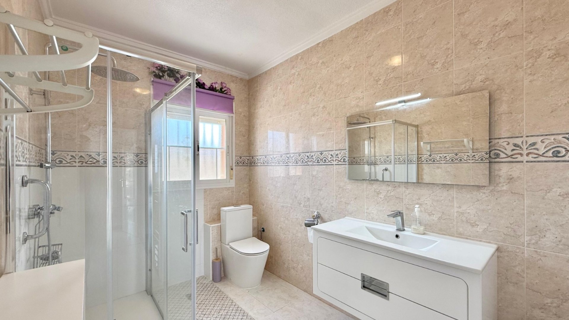 Resale - Townhouse -
Benijofar