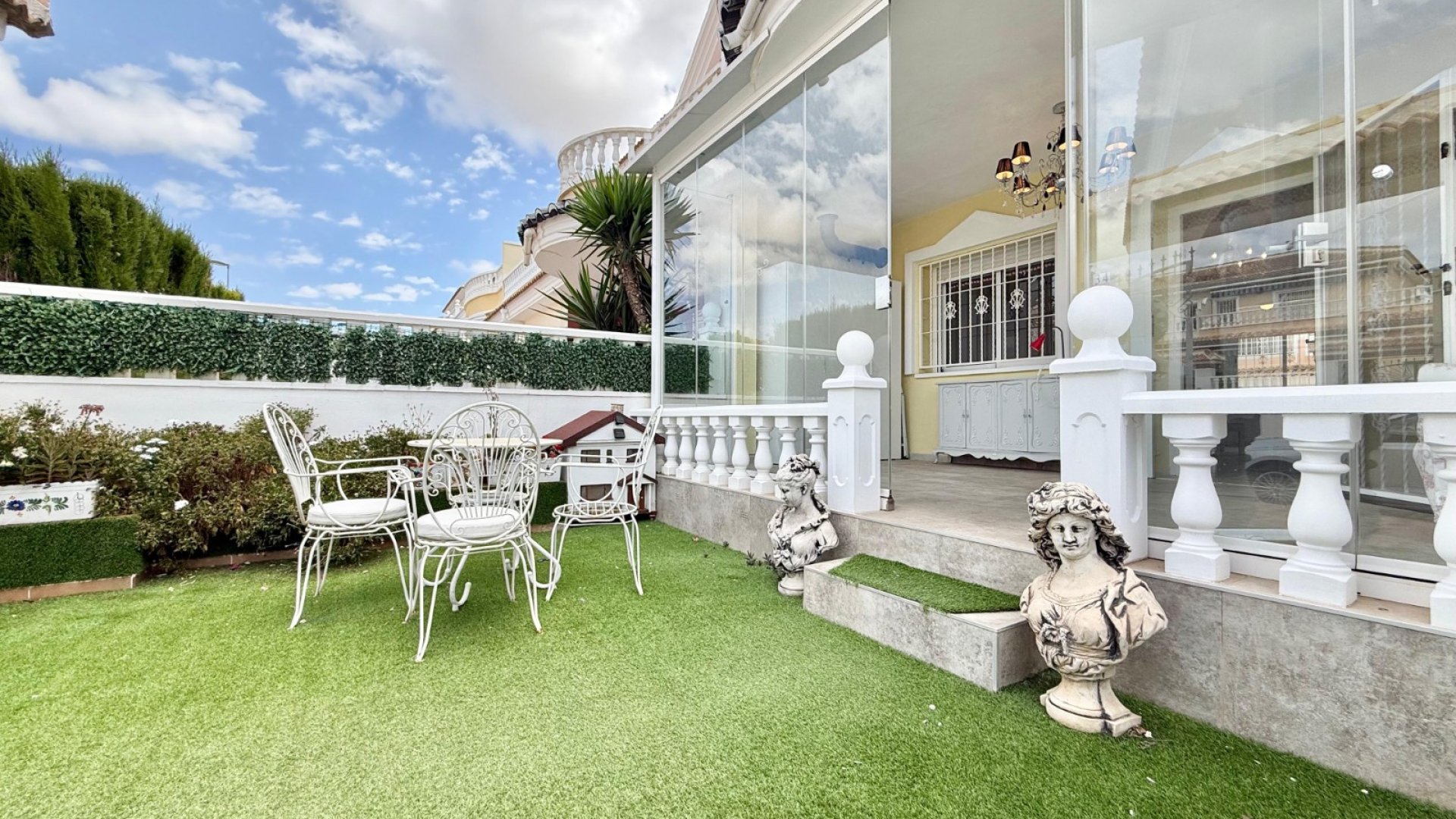 Resale - Townhouse -
Benijofar