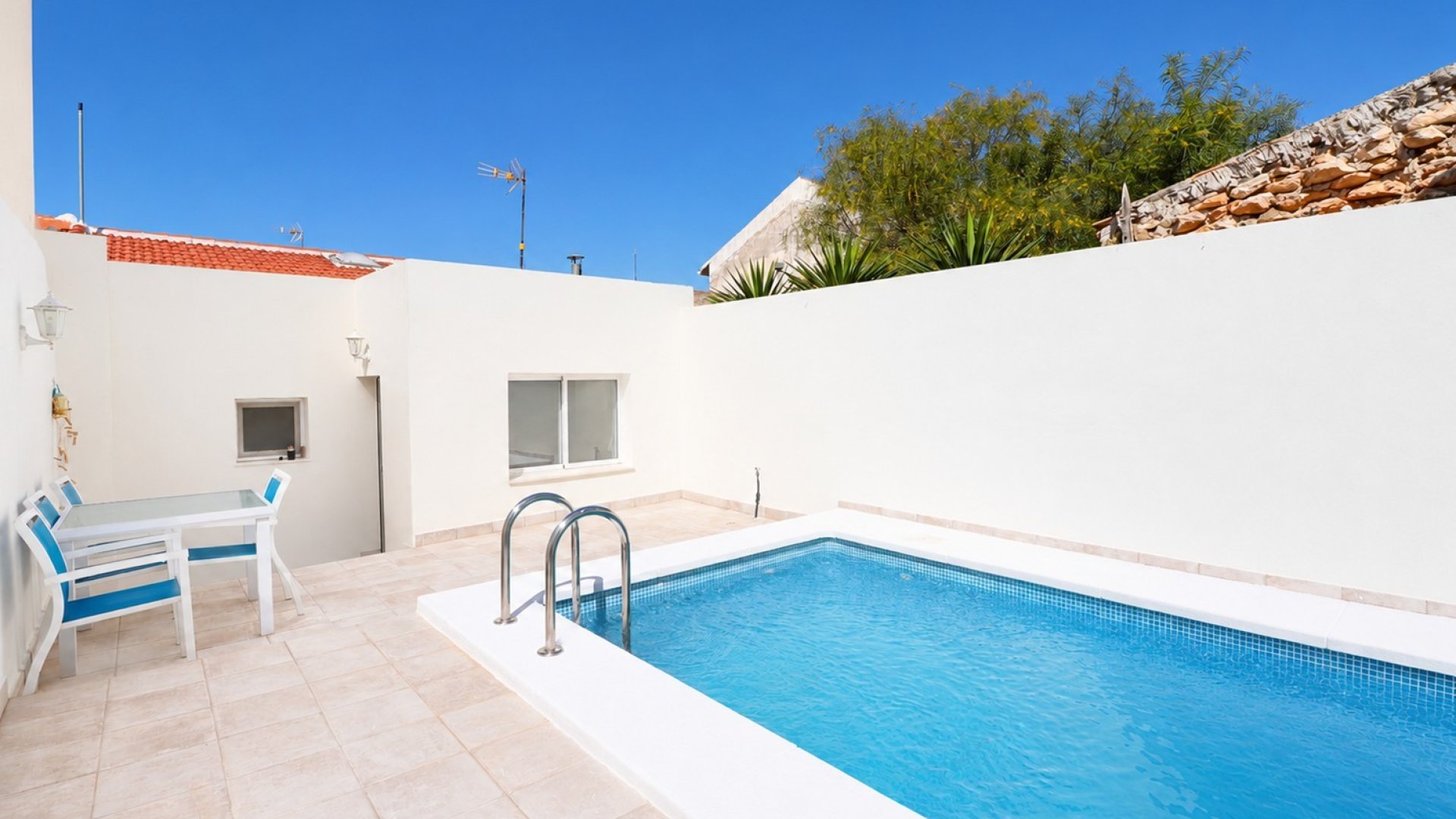 Resale - Townhouse -
Benijofar