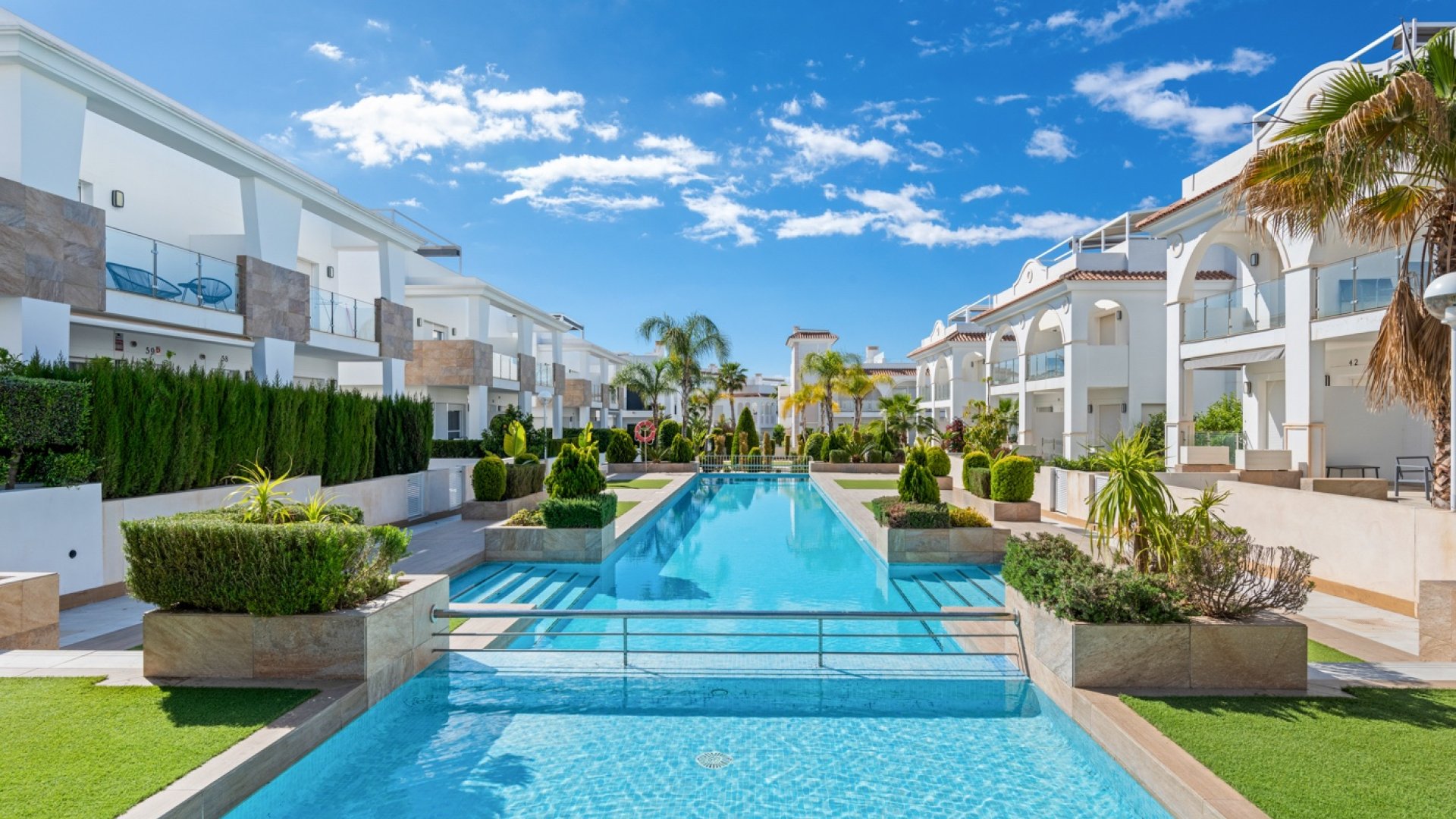 Resale - Townhouse -
Ciudad Quesada - Doña Pepa