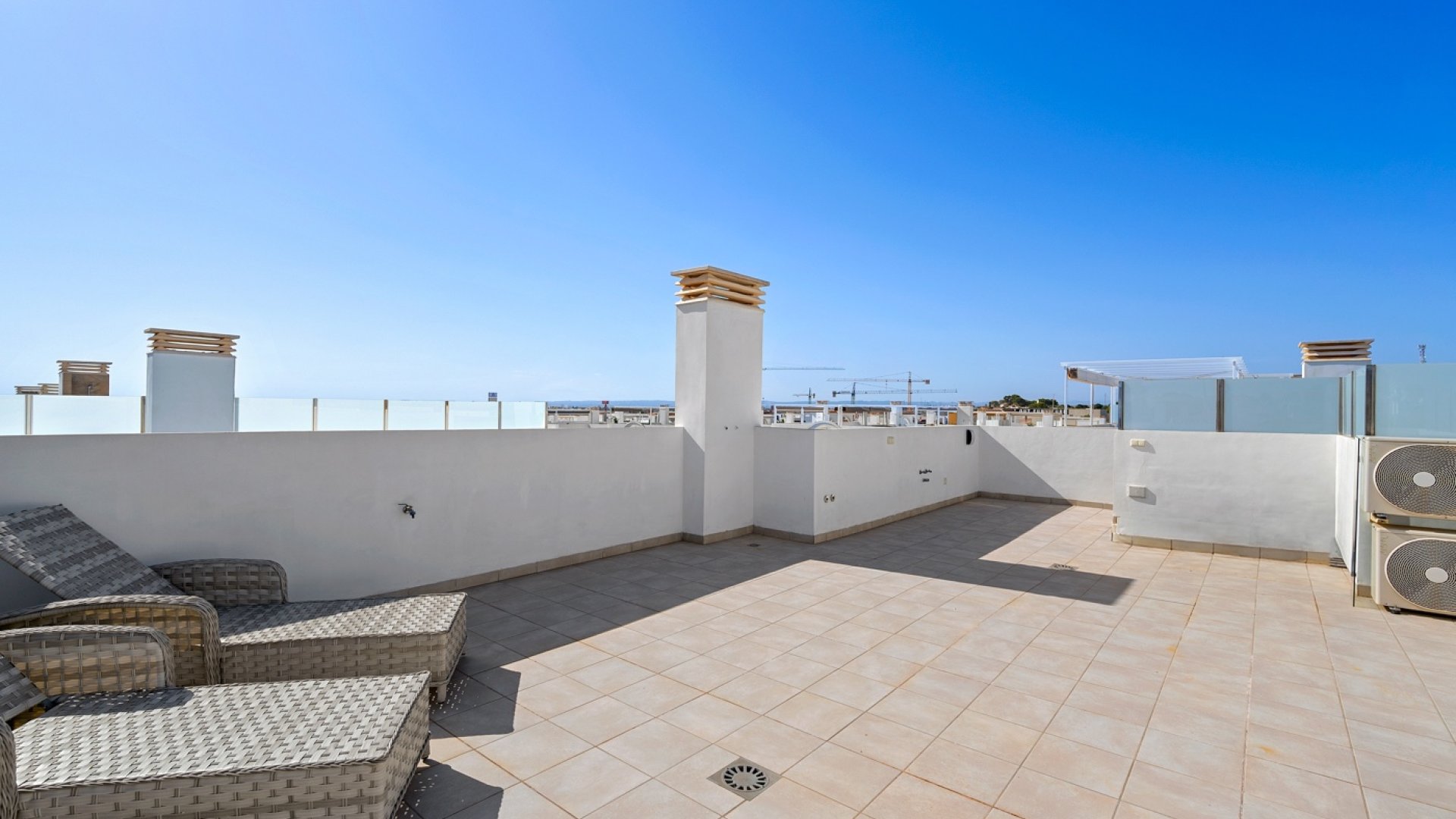 Resale - Townhouse -
Ciudad Quesada - Doña Pepa