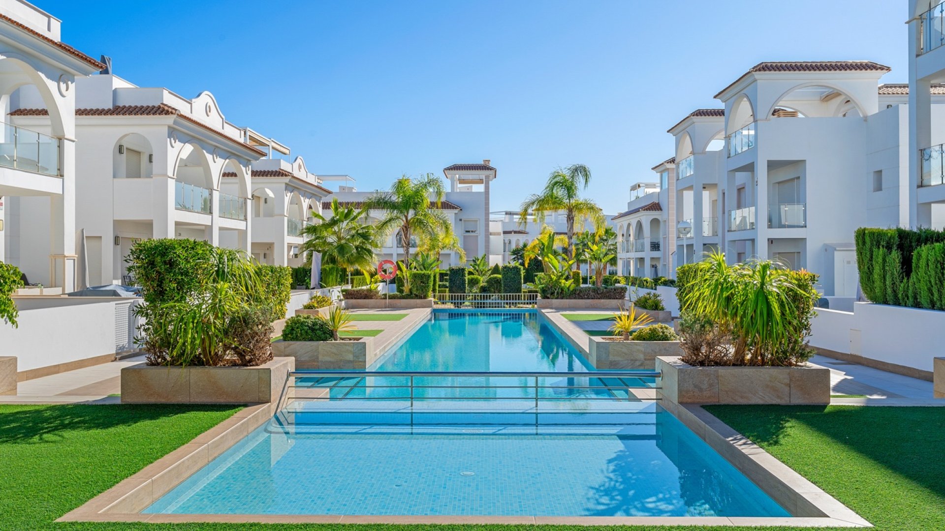 Resale - Townhouse -
Ciudad Quesada - Doña Pepa