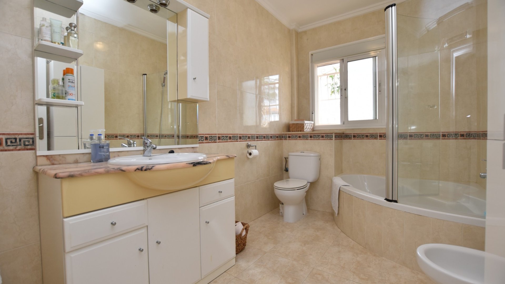 Resale - Townhouse -
Ciudad Quesada - Doña Pepa